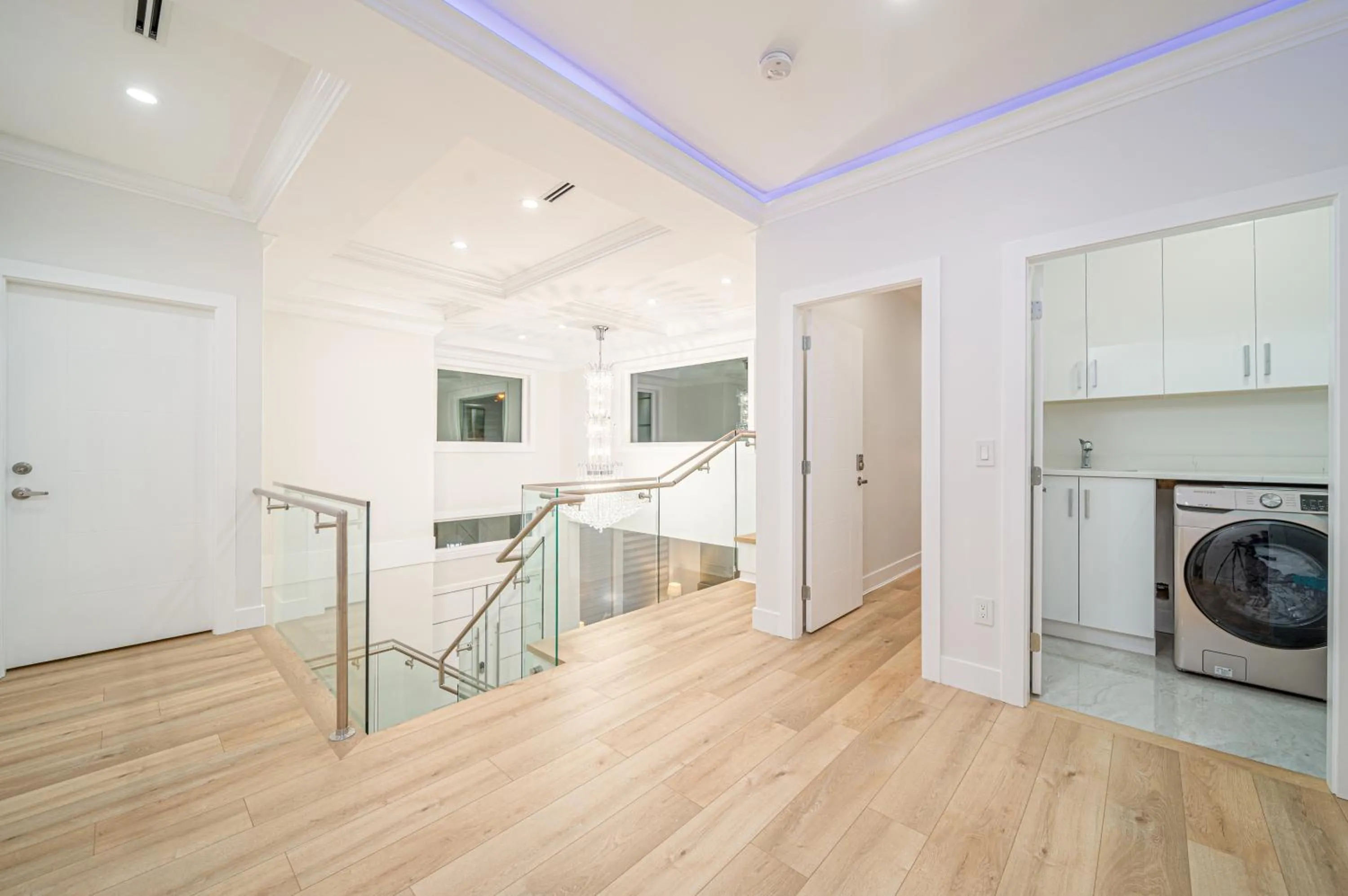 washing machine in Sun suite