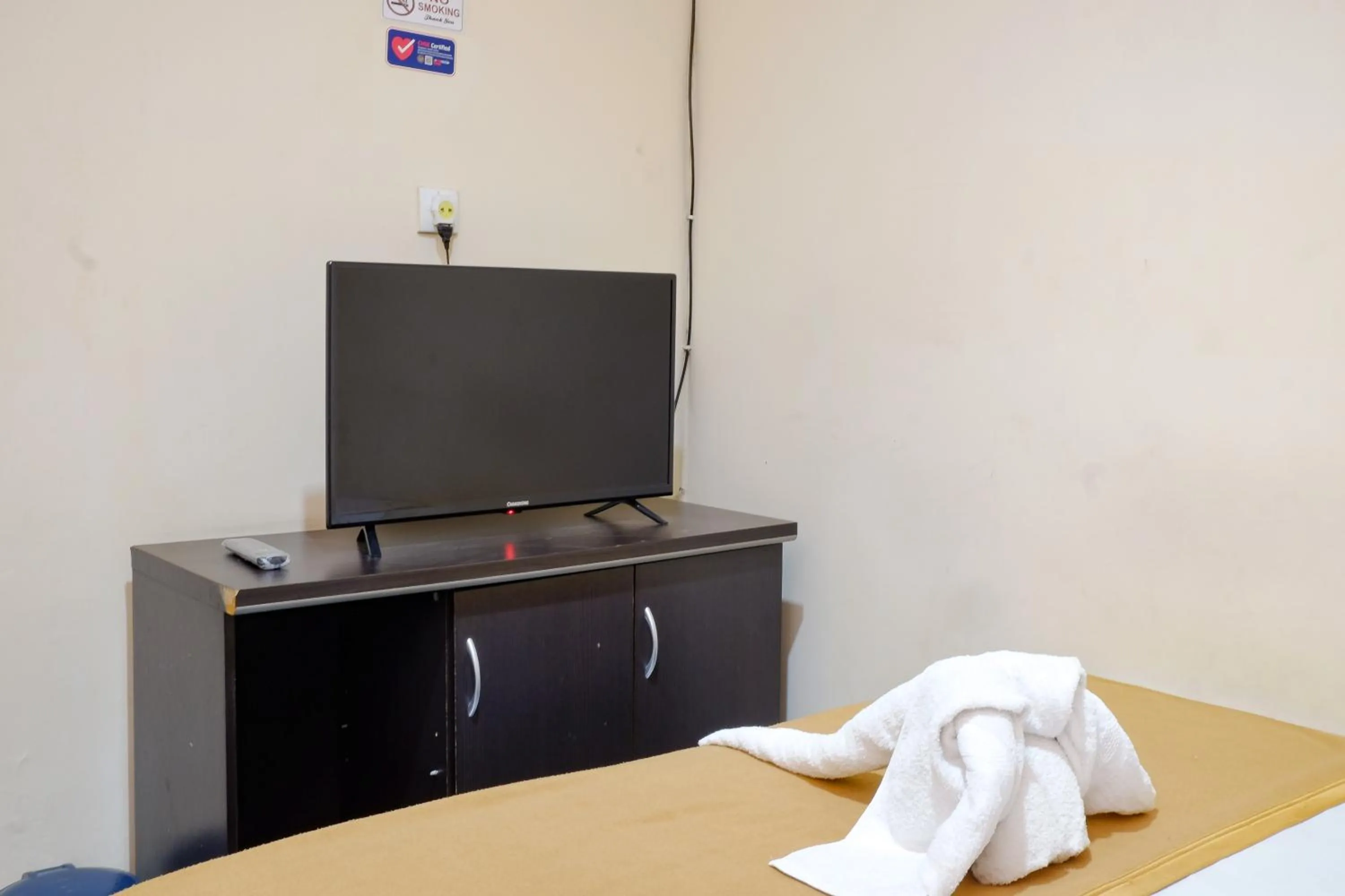 TV and multimedia in Dya Hotel Boyolali