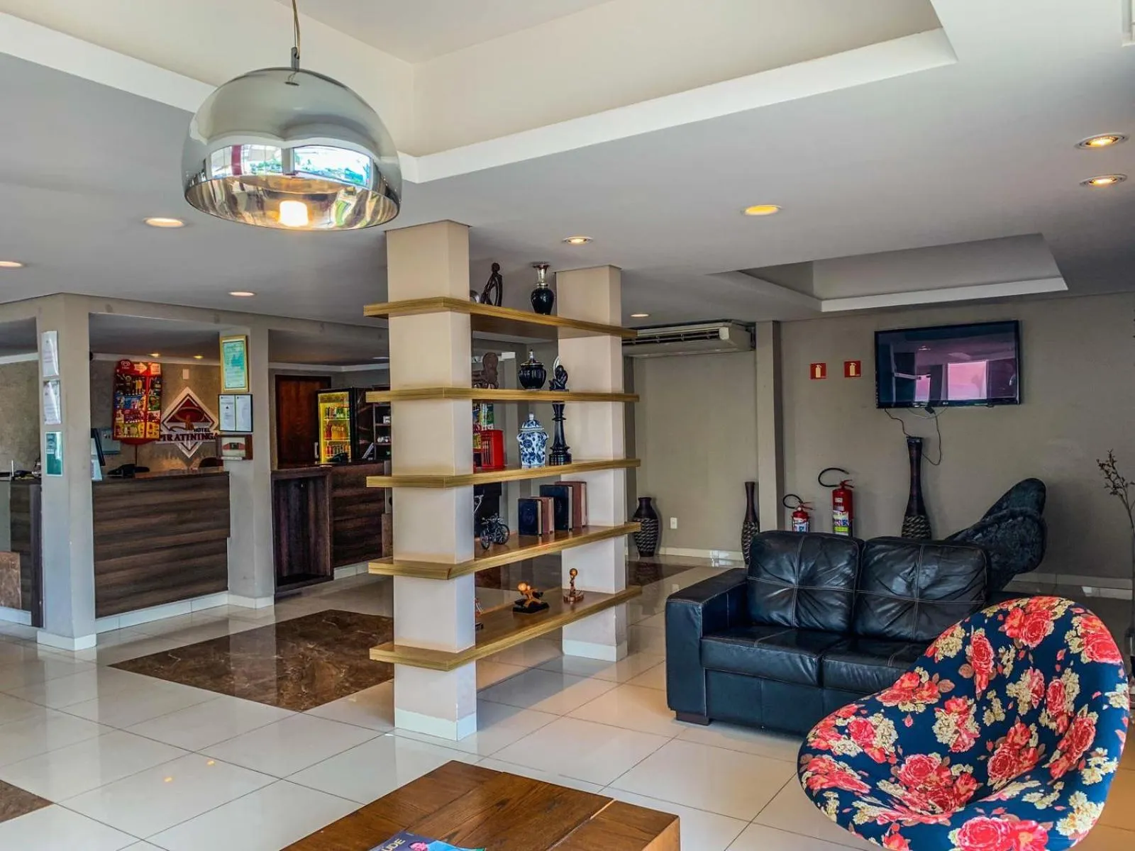 Lobby or reception in Hotel Piratininga Avenida Amazonas - Rondonópolis