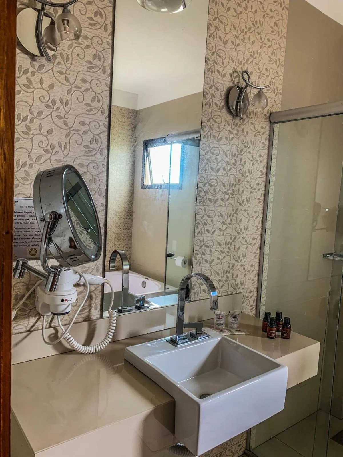 Bathroom in Hotel Piratininga Avenida Amazonas - Rondonópolis