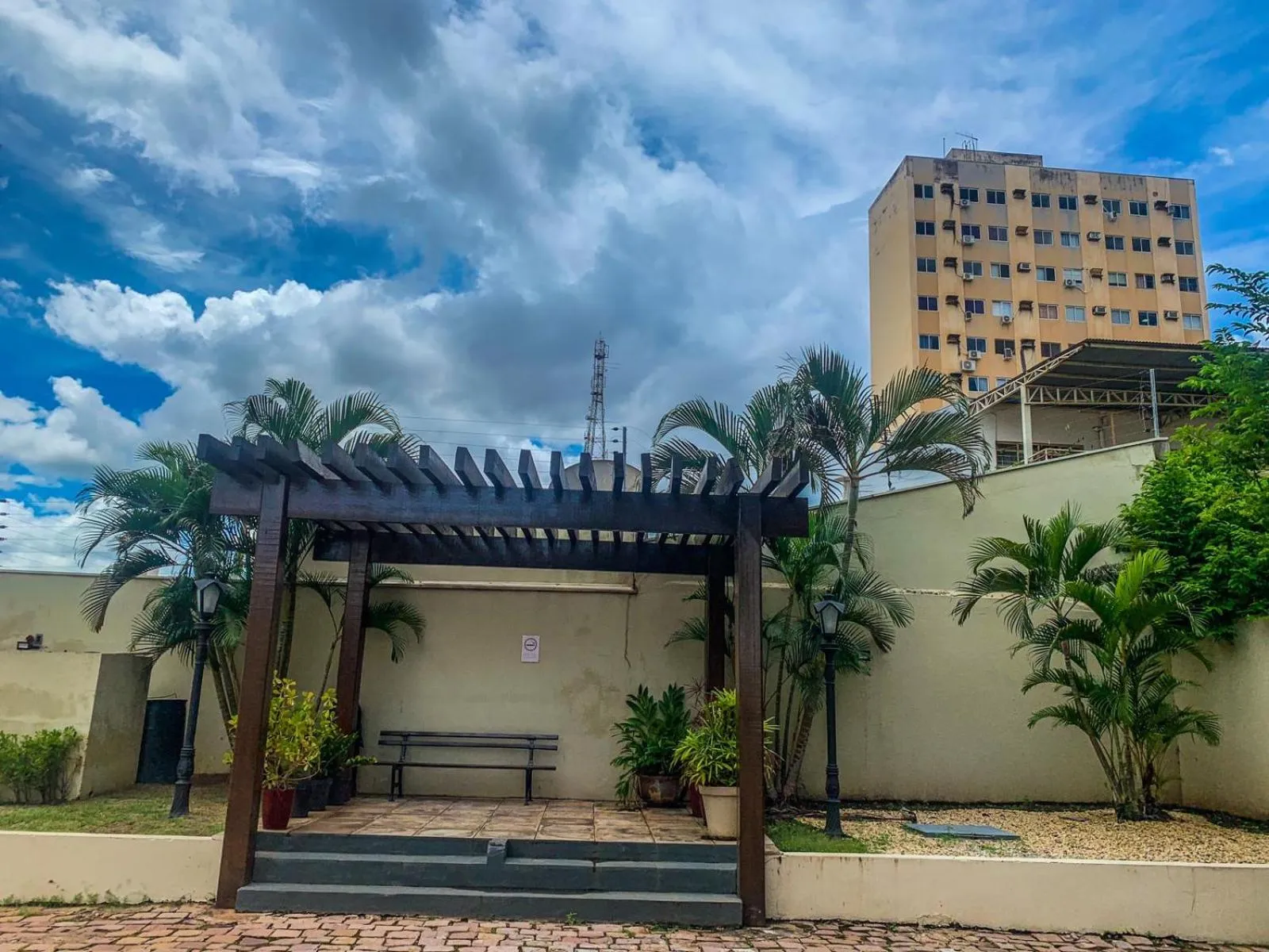Garden in Hotel Piratininga Avenida Amazonas - Rondonópolis