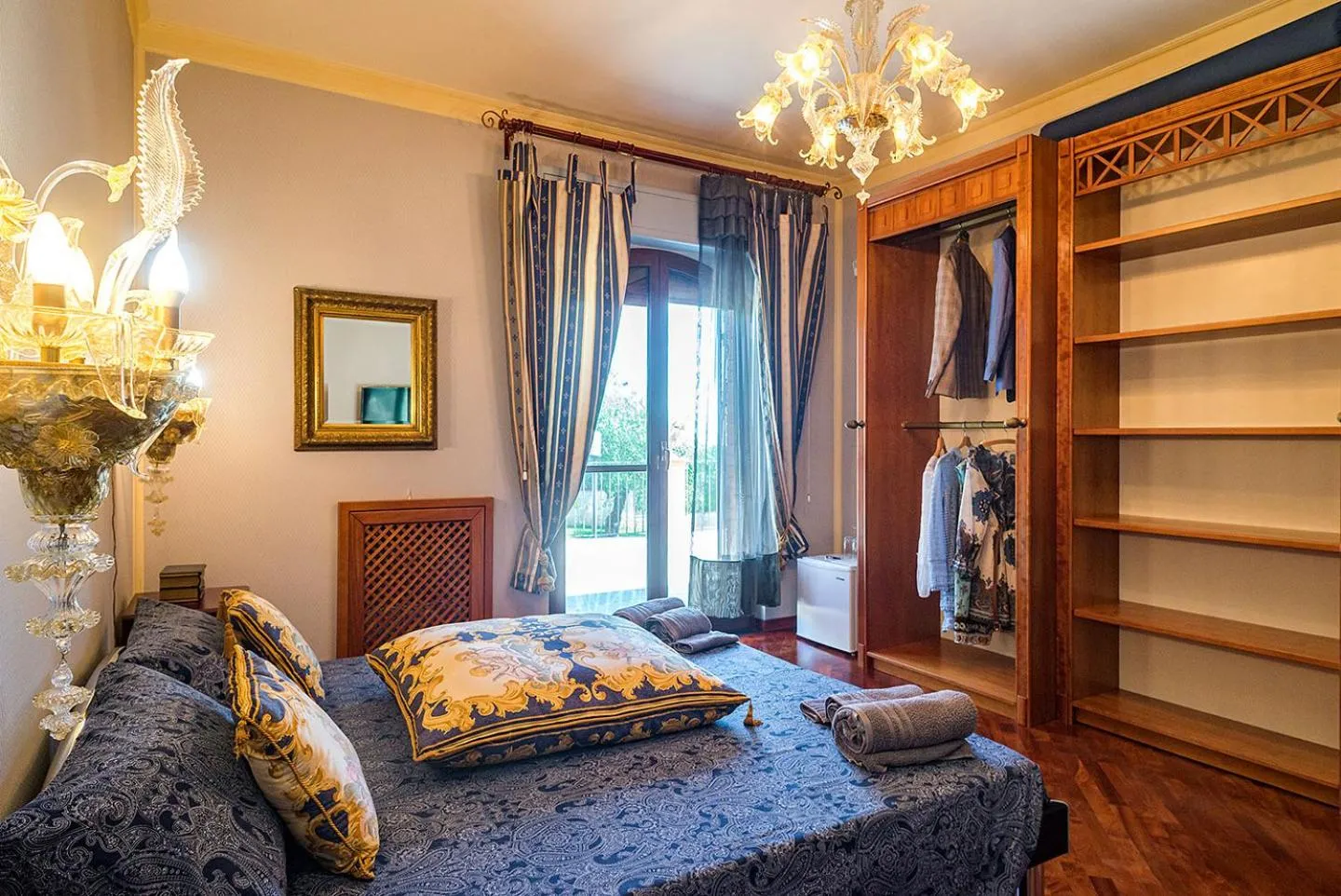 Bed in Villa Grandiosa FC