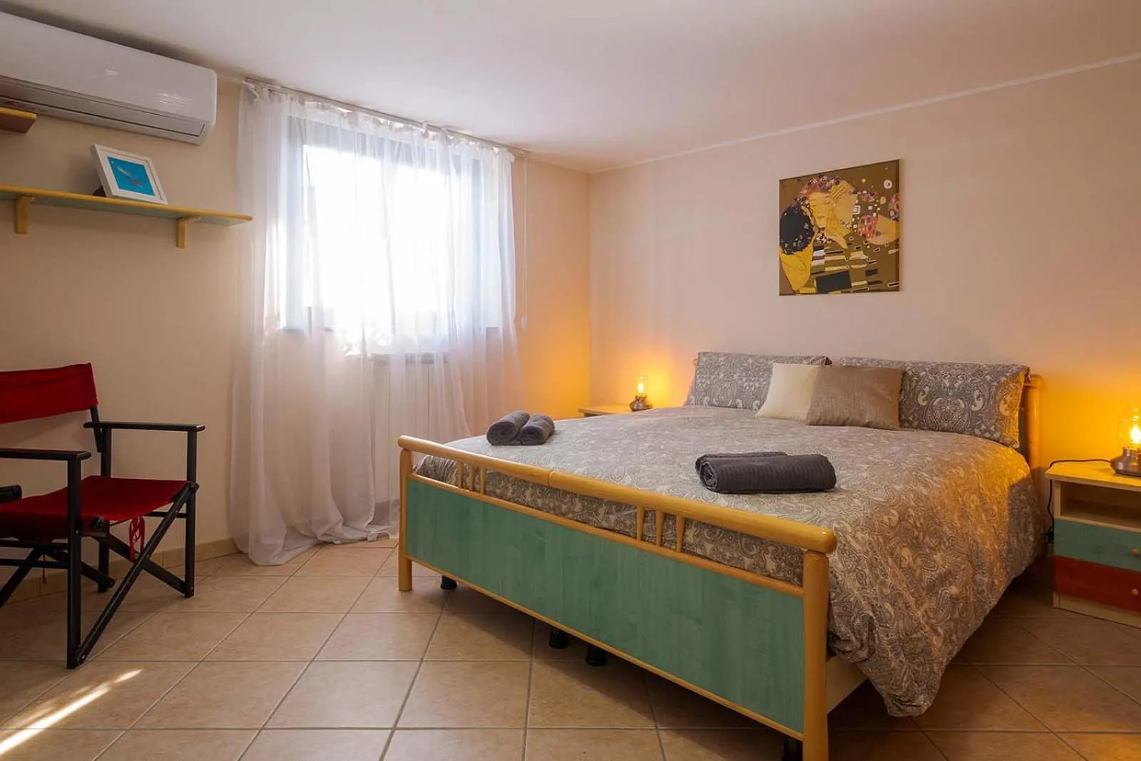 Bed in Villa Grandiosa FC