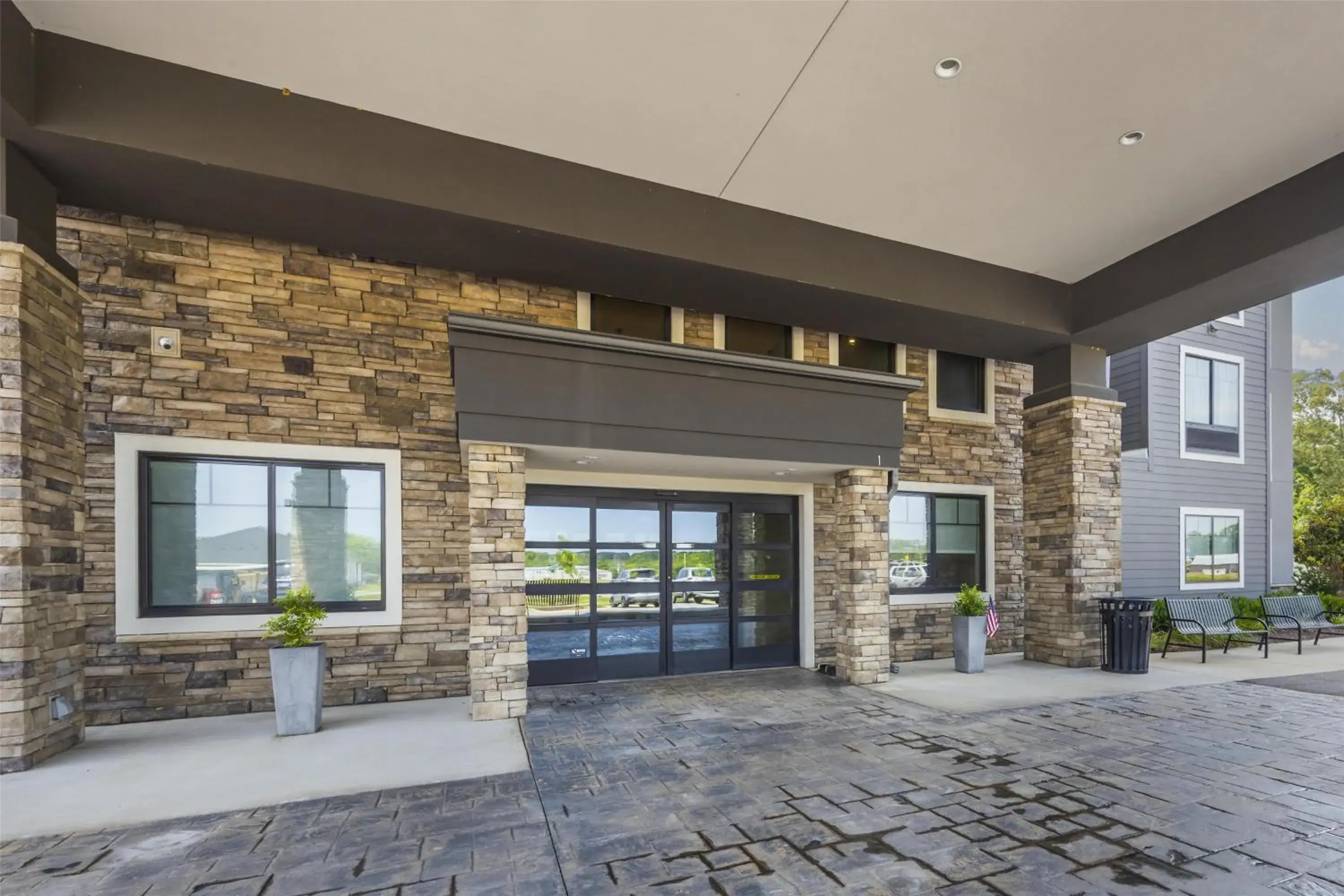 Property building in Best Western Plus Lawrenceburg Property building in Best Western Plus Lawrenceburg