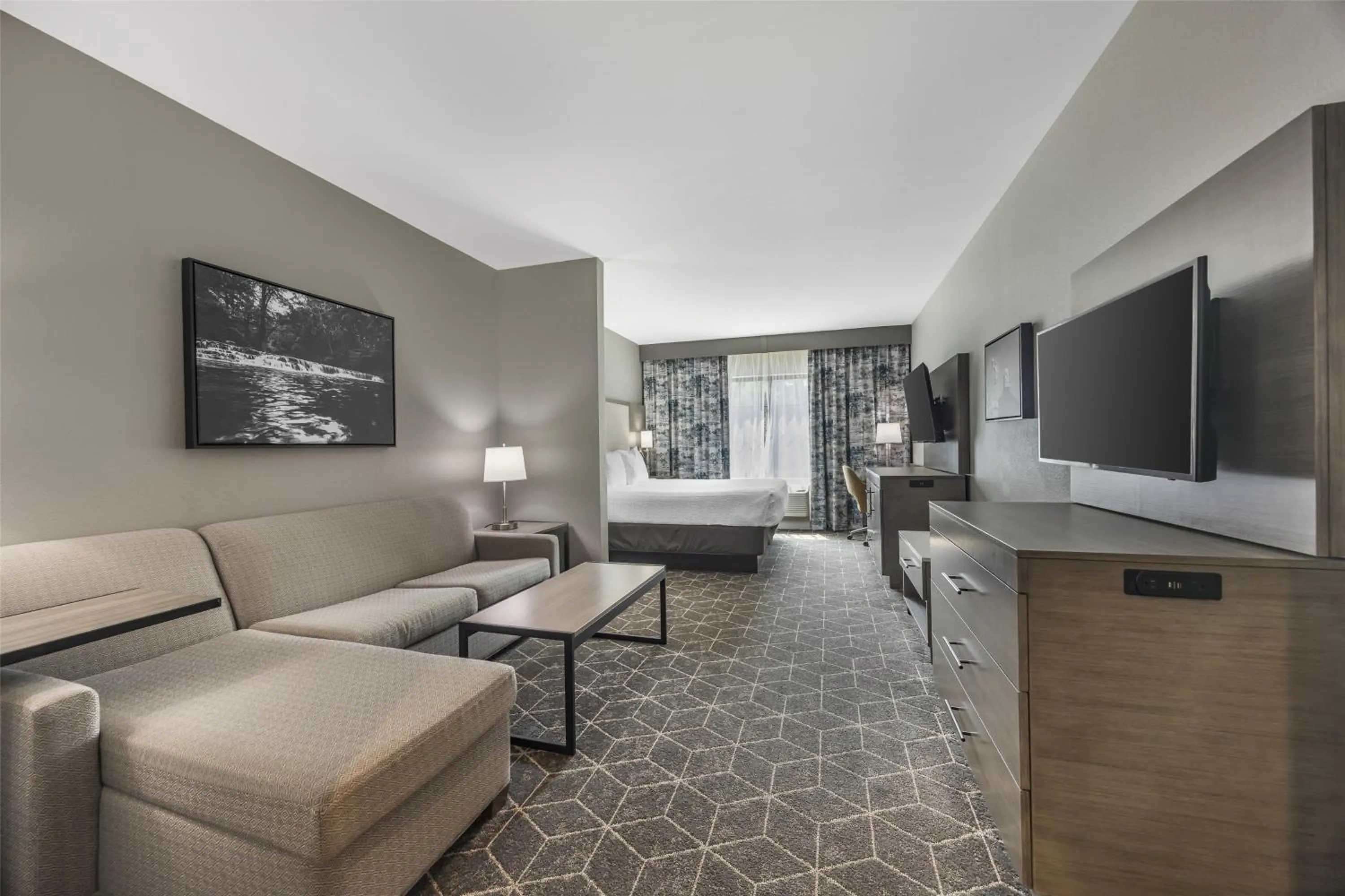 Bedroom in Best Western Plus Lawrenceburg