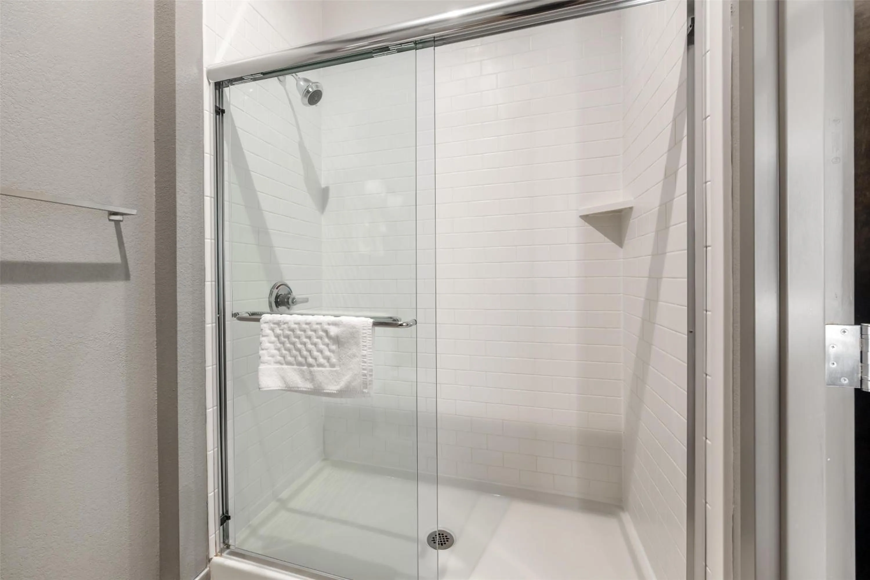 Bathroom in Best Western Plus Lawrenceburg