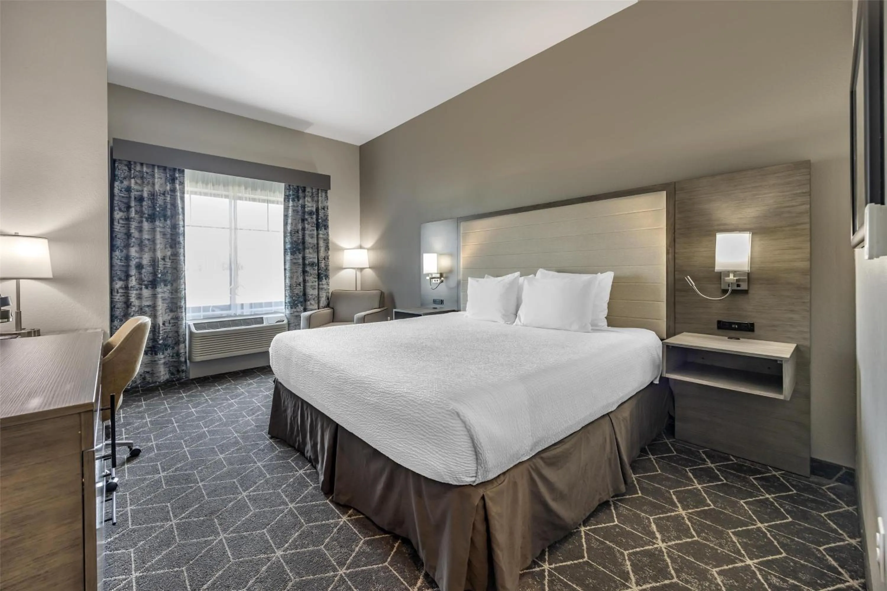 Bedroom, Bed in Best Western Plus Lawrenceburg