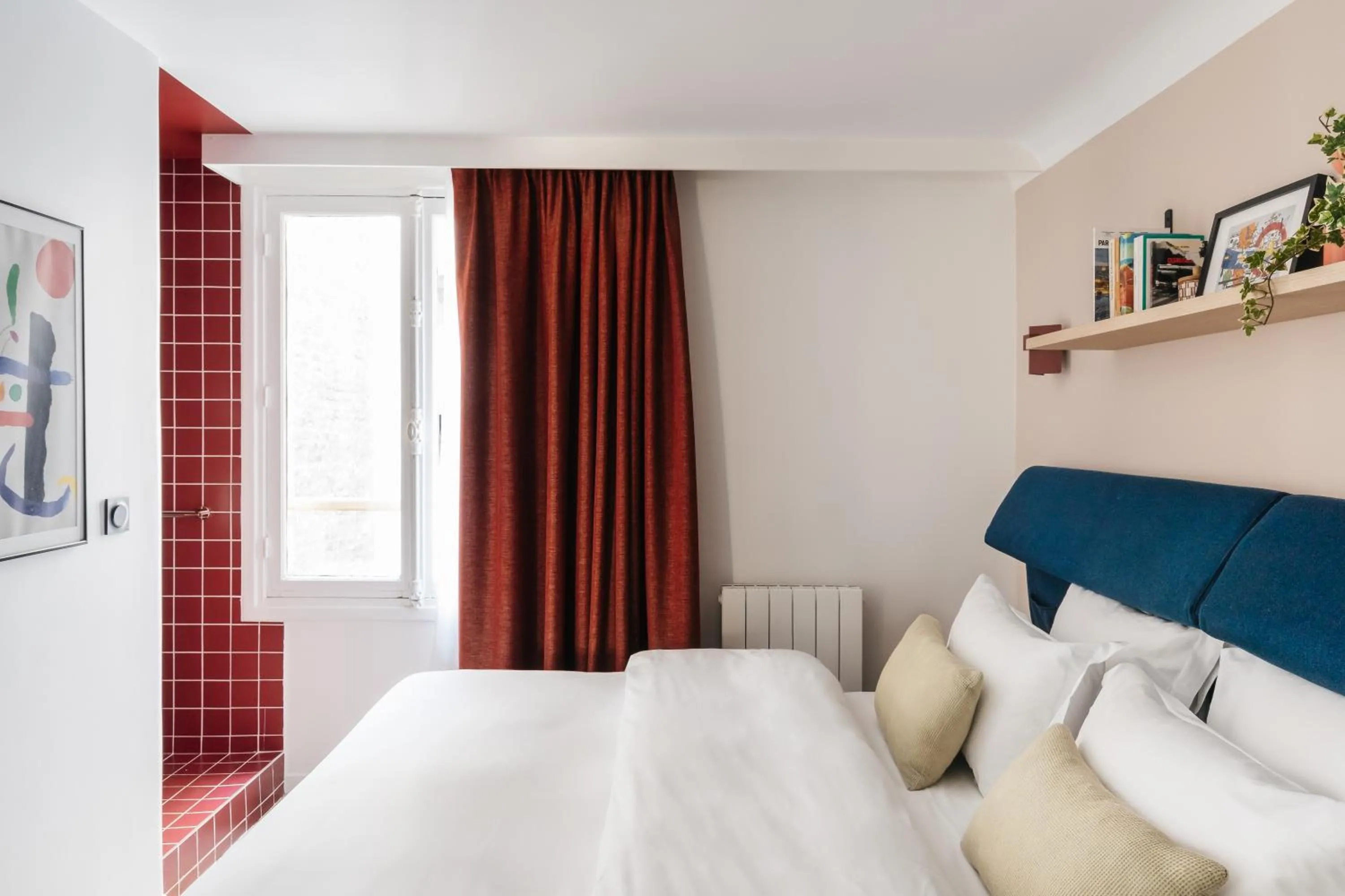 Bedroom, Bed in Edgar Suites Auteuil - Le Marois