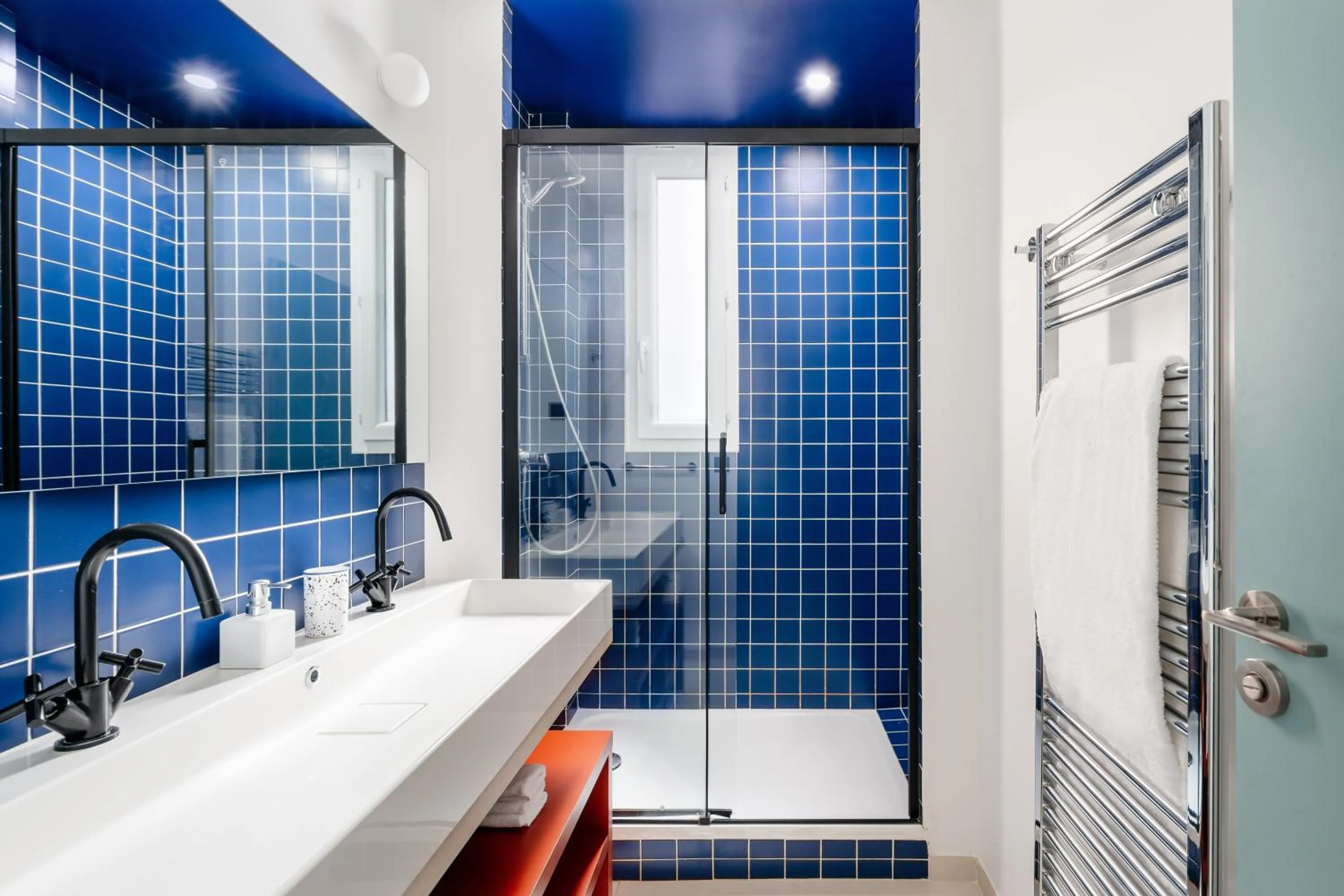 Toilet in Edgar Suites Auteuil - Le Marois