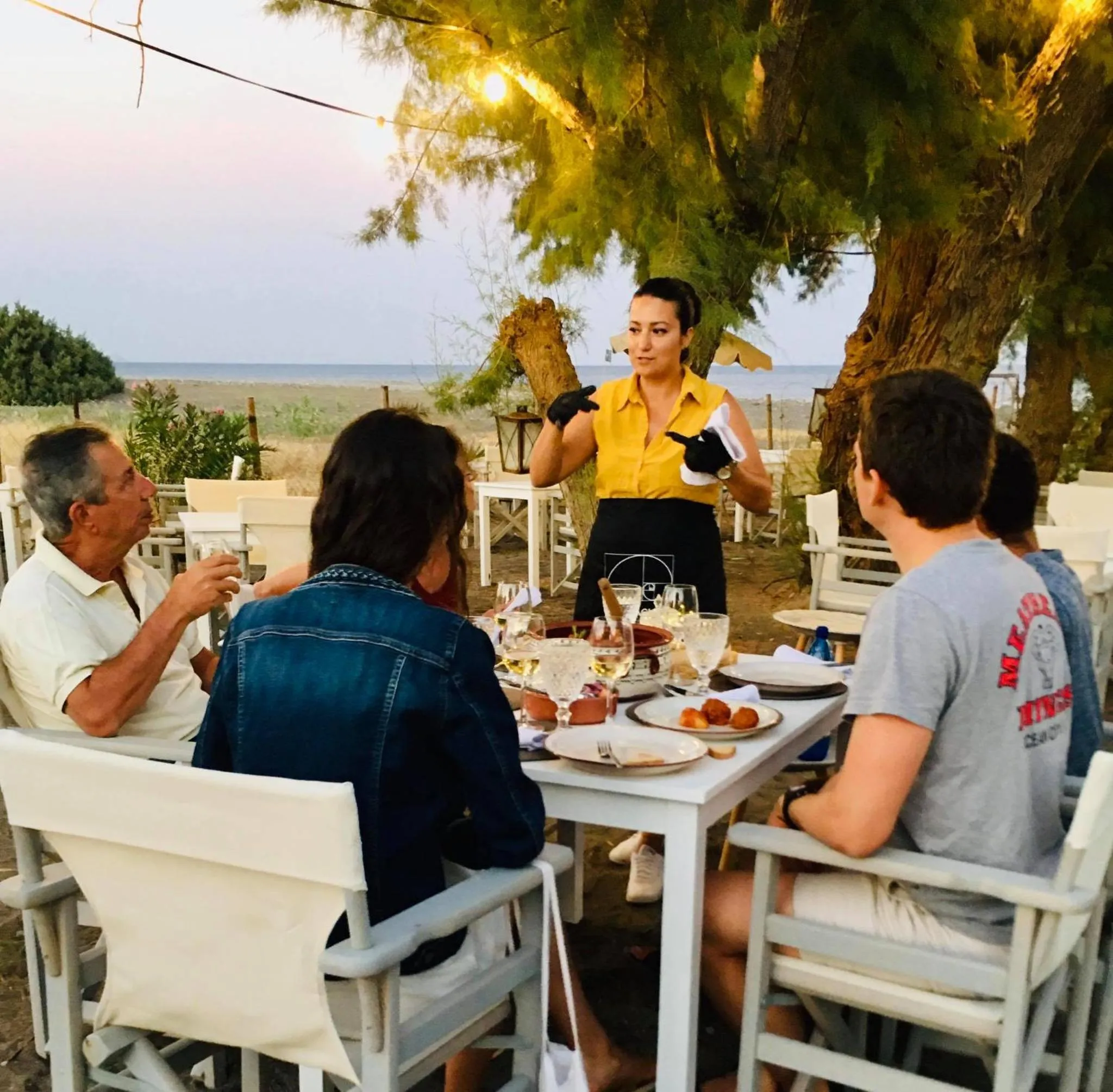 Restaurant/places to eat in Eco Beach And Magic Garden Hotel