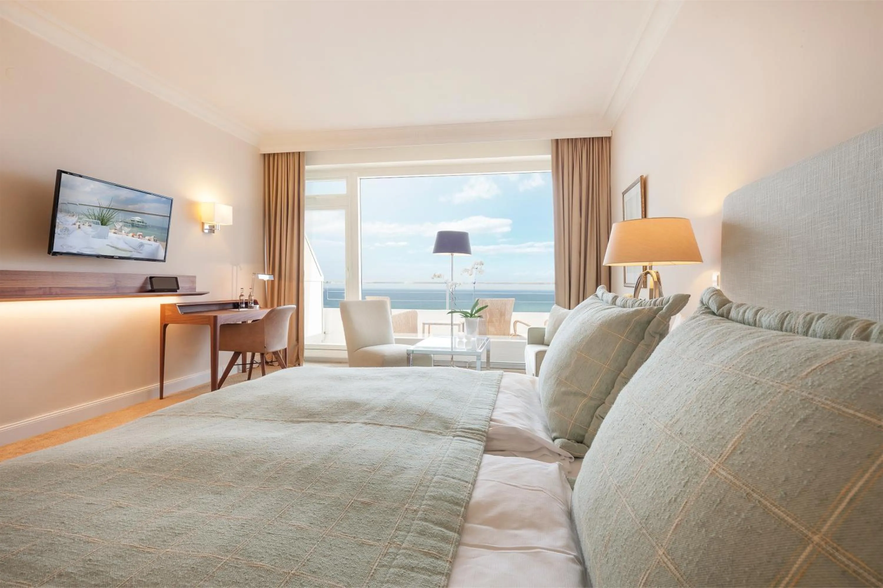 Bedroom, Bed in Grand Hotel Seeschlösschen Sea Retreat & SPA