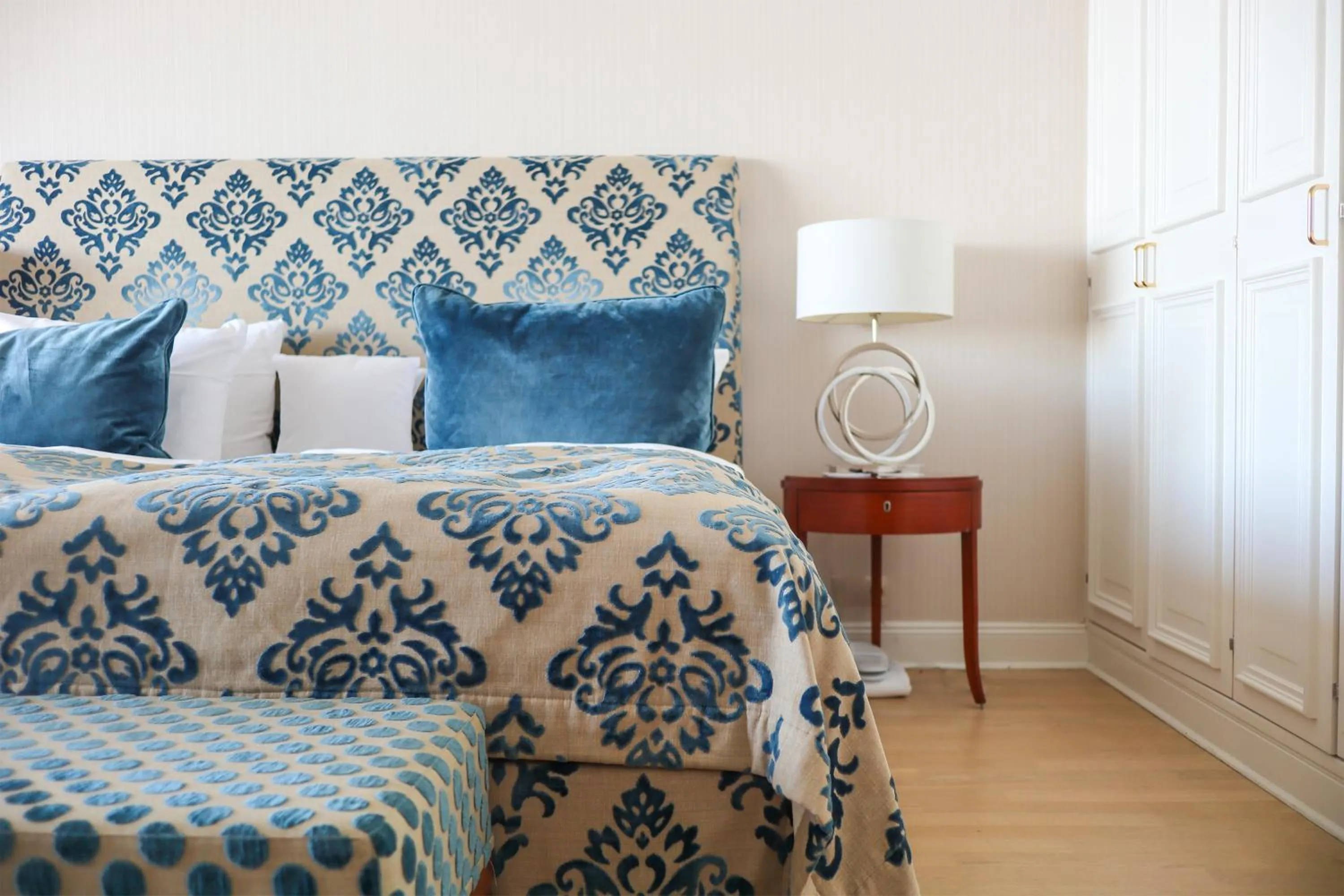 Bed in Grand Hotel Seeschlösschen Sea Retreat & SPA