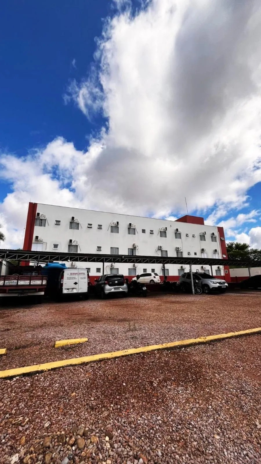 Serras Hotel