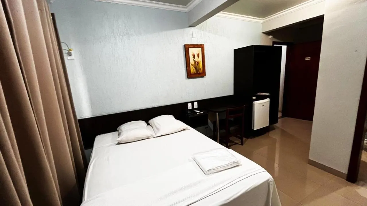 Bed in Serras Hotel