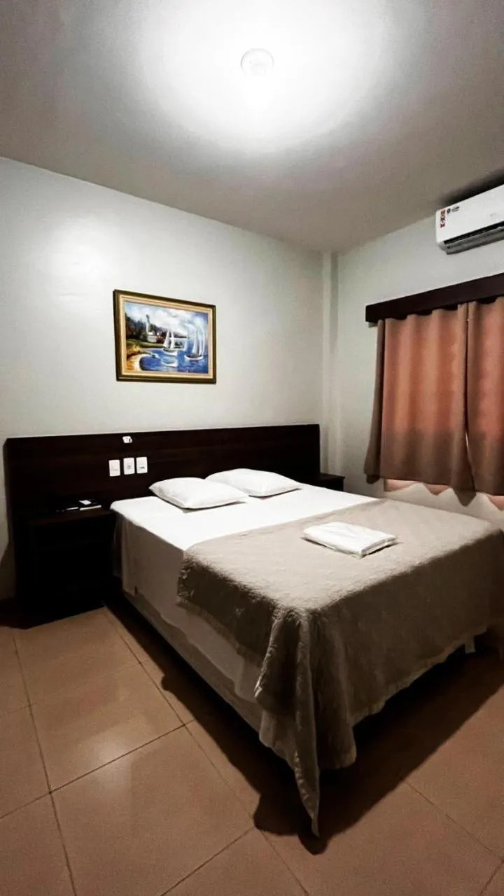 Bed in Serras Hotel