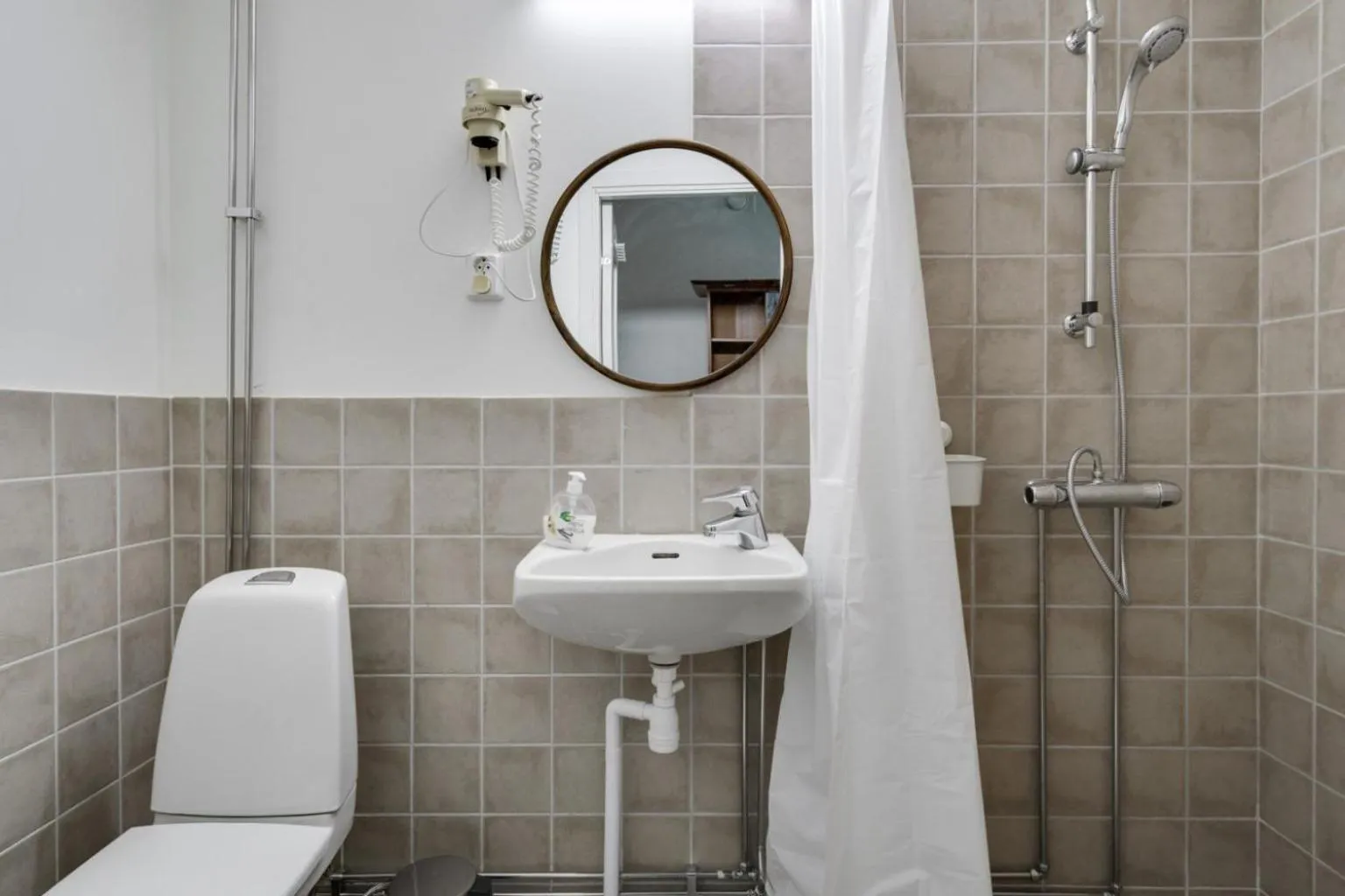 Bathroom in Hotell Hof