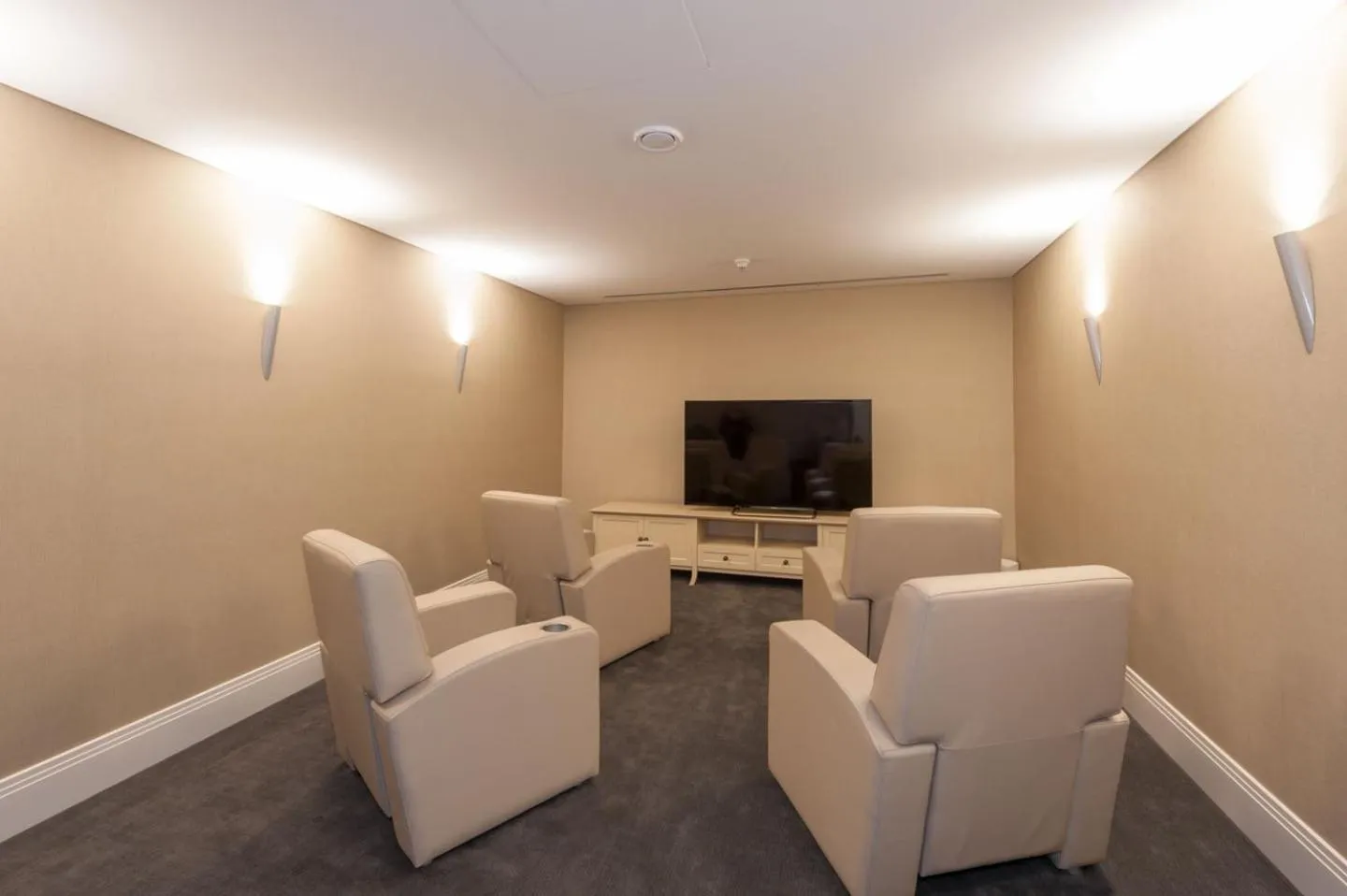 TV and multimedia in Quba Palace Hotel & Golf Resort