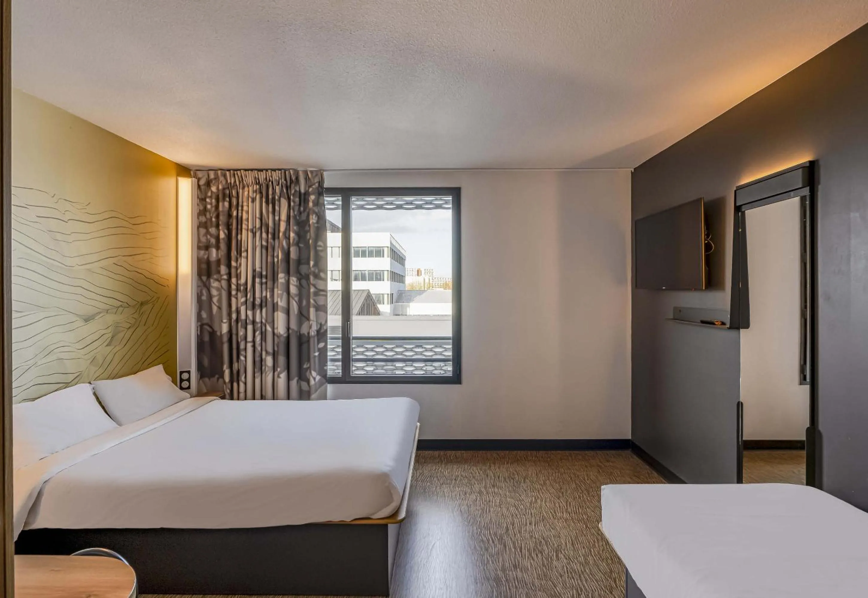 Bed in B&B HOTEL Bordeaux Bassins à flot