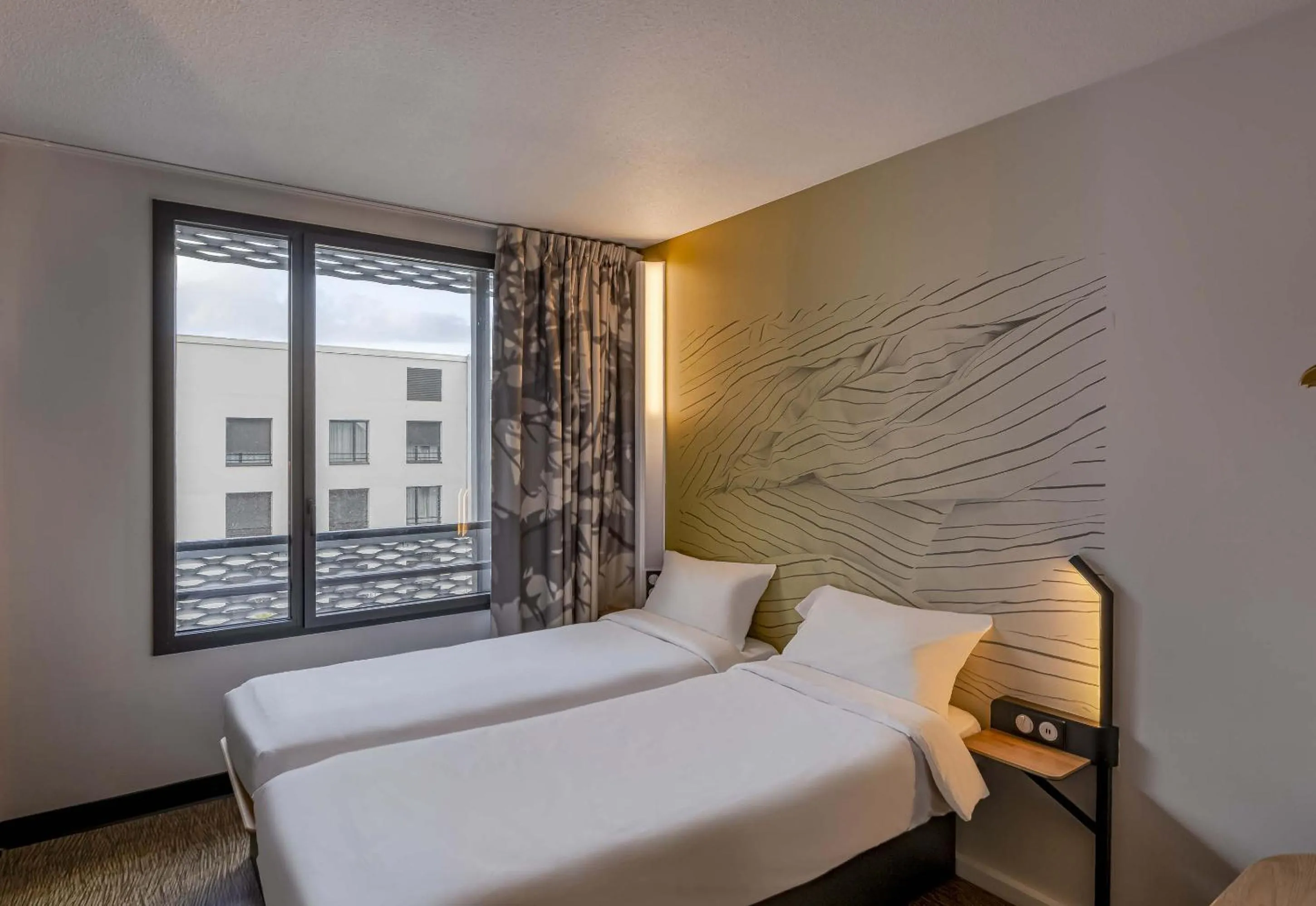 Bed in B&B HOTEL Bordeaux Bassins à flot