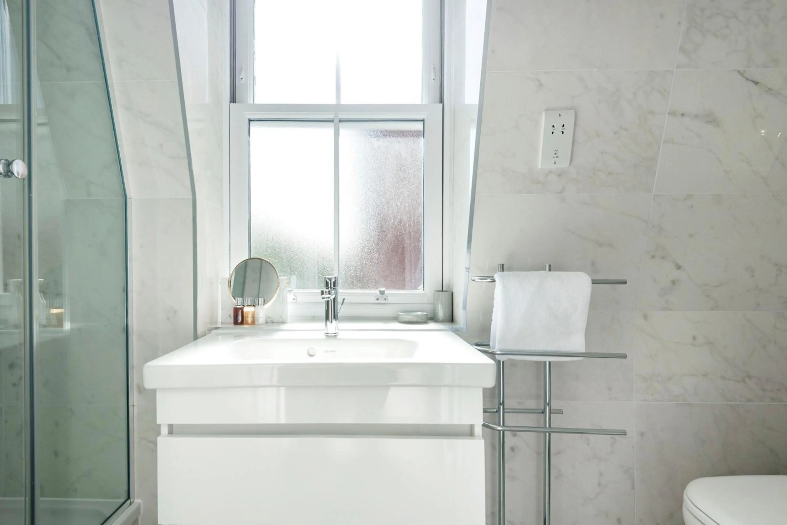 Bathroom in 3 Sloane Gardens