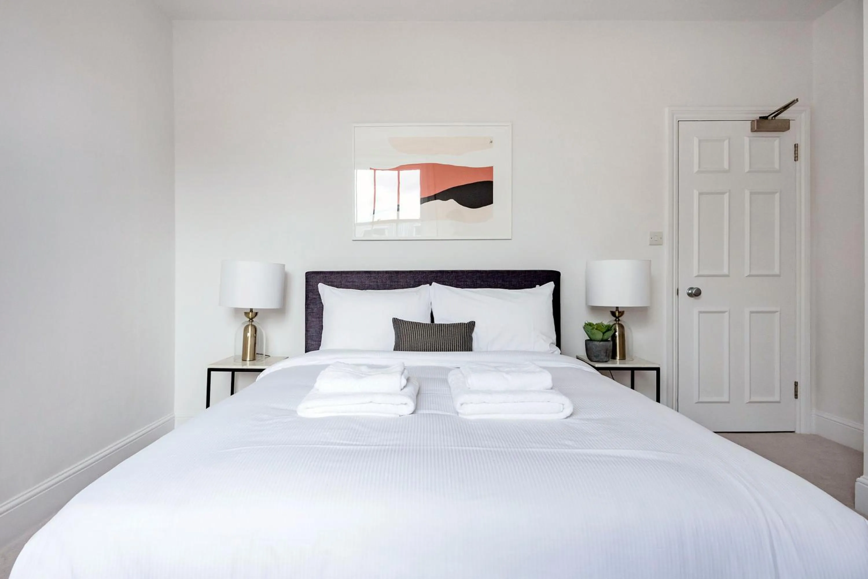 Bed in 3 Sloane Gardens