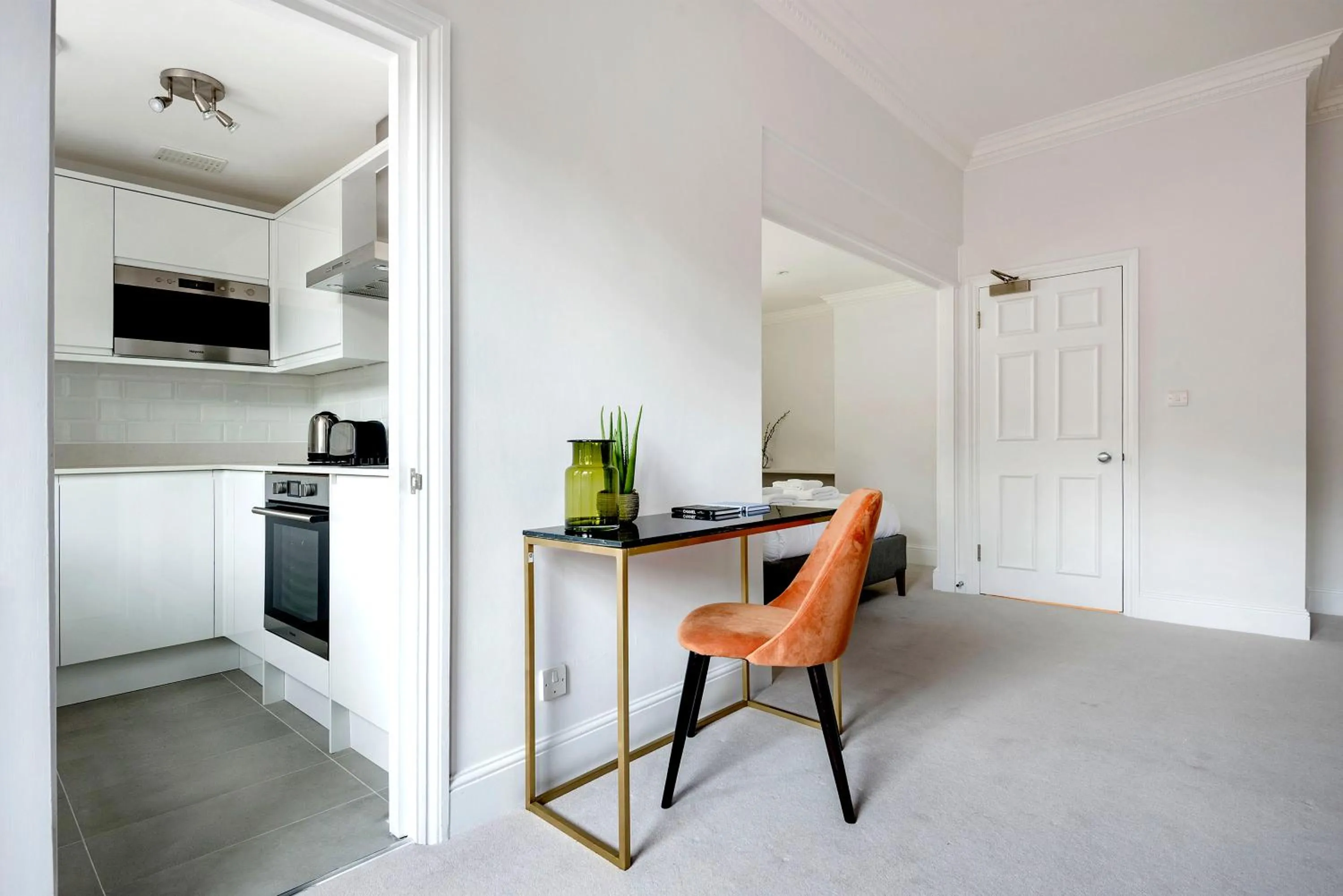 Kitchen or kitchenette in 3 Sloane Gardens