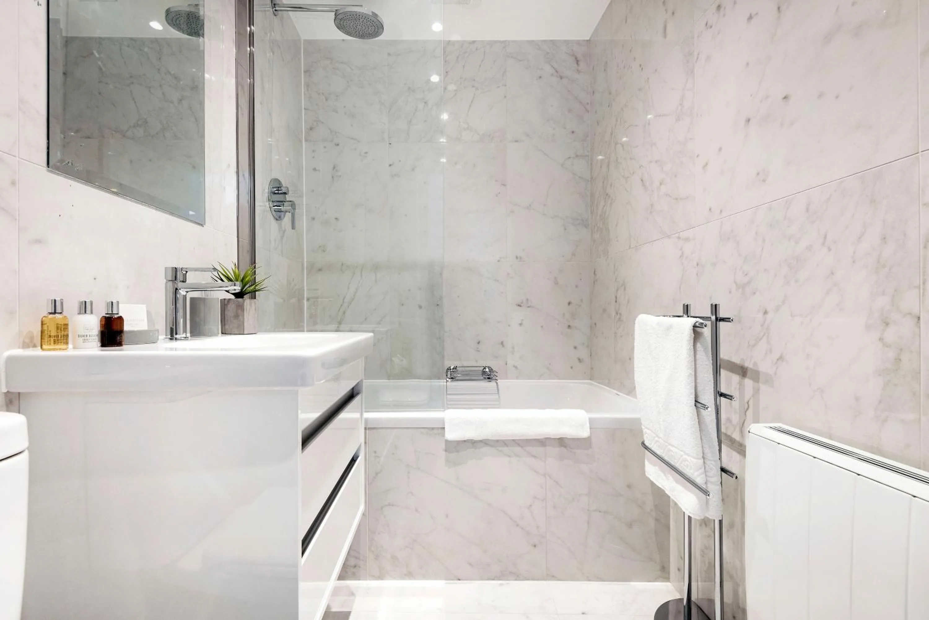 Bathroom in 3 Sloane Gardens