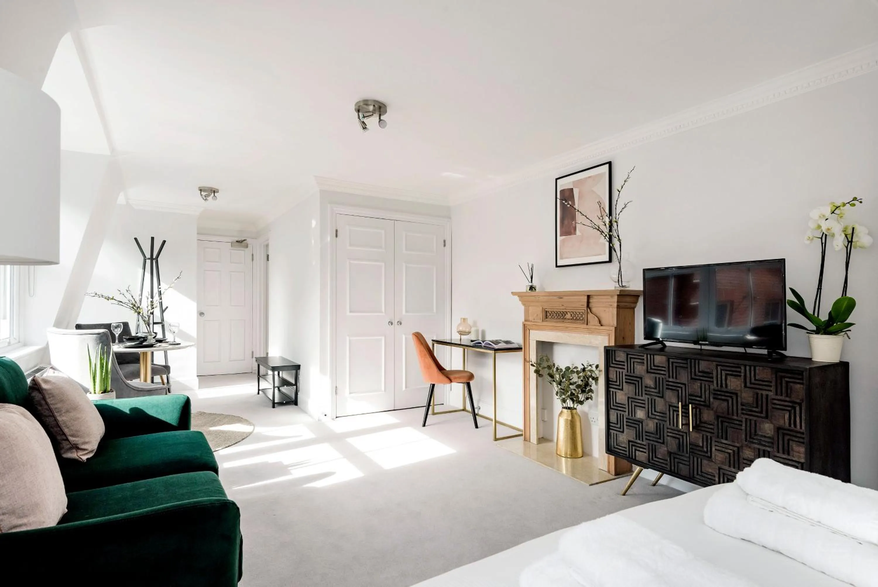Living room in 3 Sloane Gardens