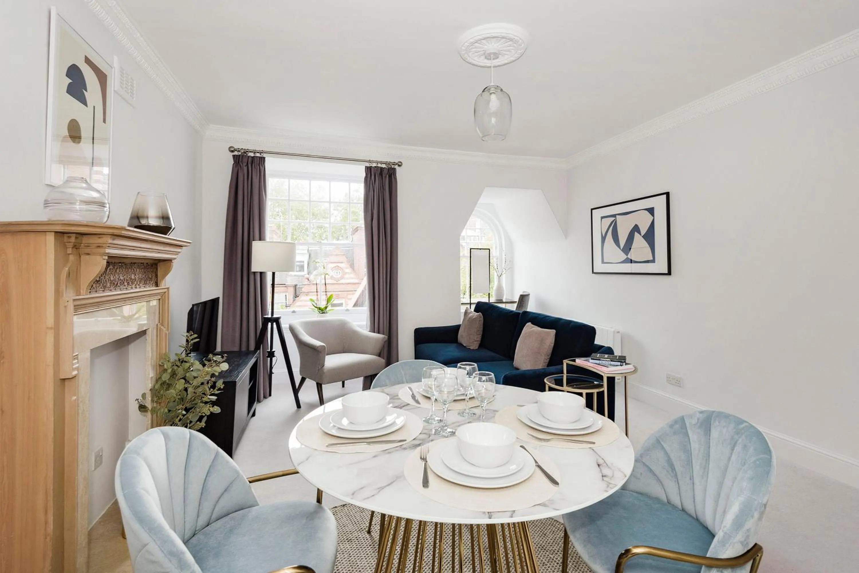 Dining area in 3 Sloane Gardens