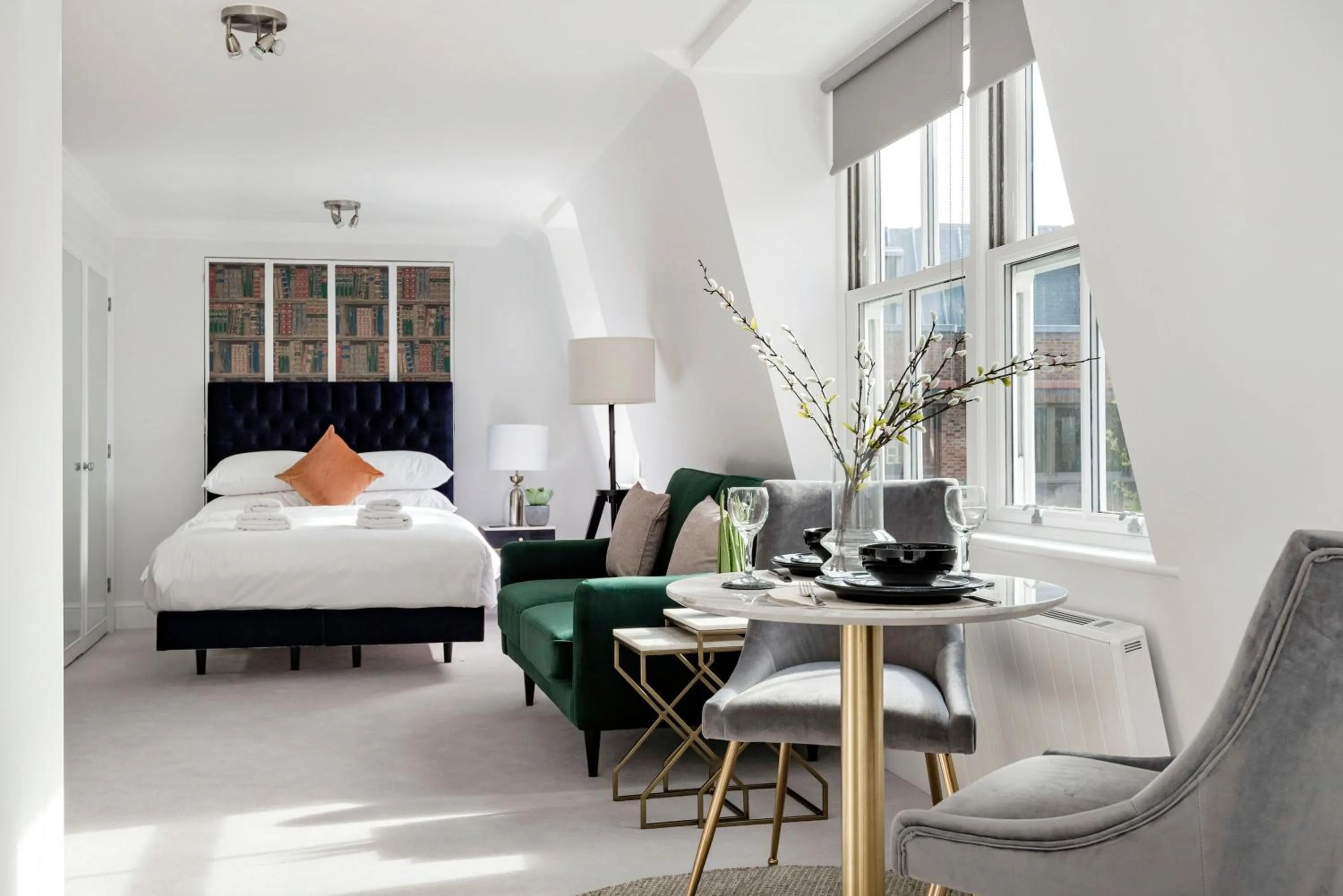 Living room, Bed in 3 Sloane Gardens