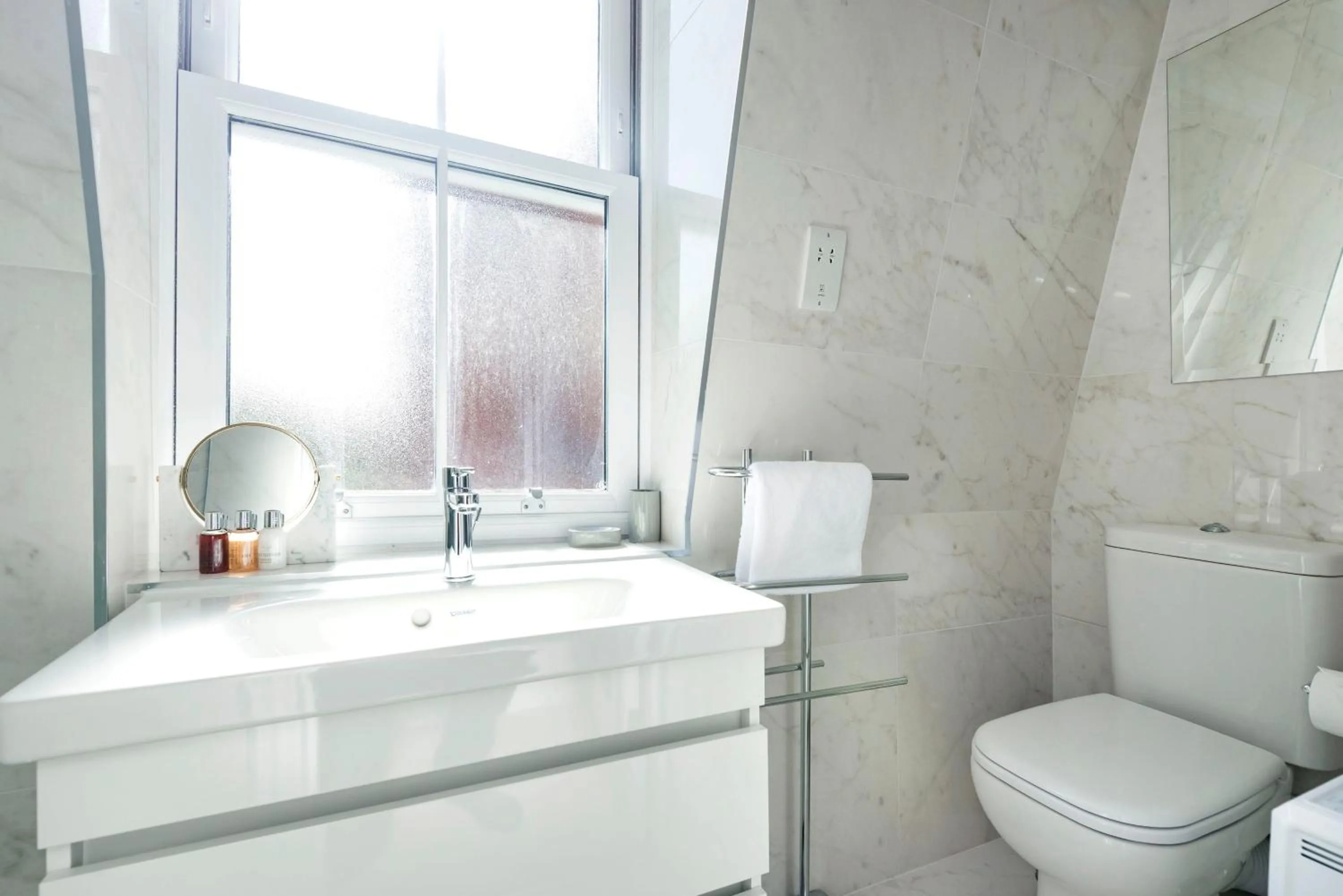 Bathroom in 3 Sloane Gardens