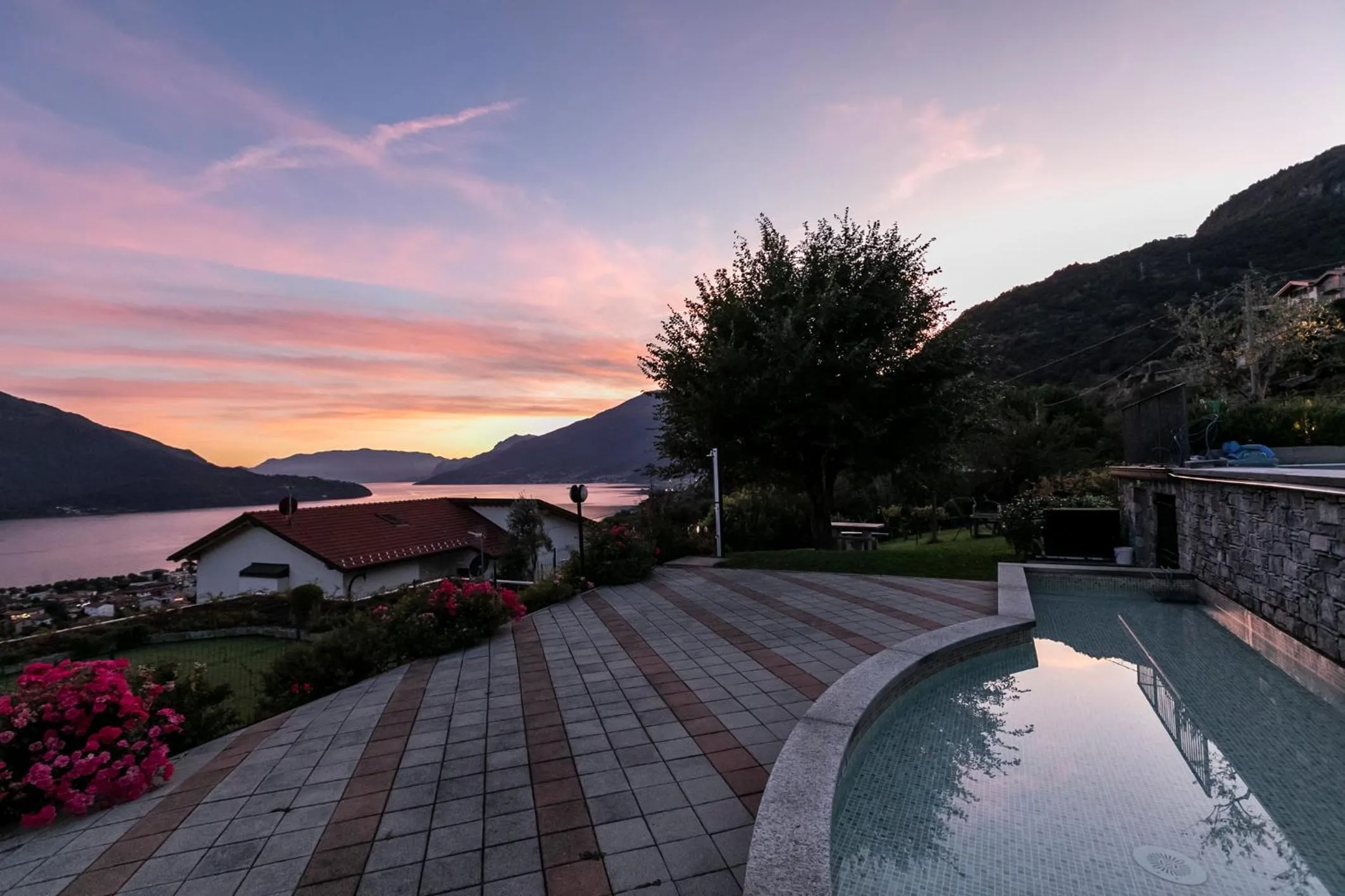 Pool view in Residence La Collina