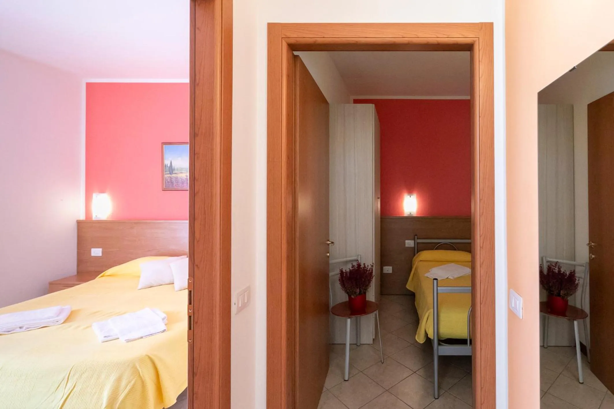 Photo of the whole room, Bed in Residence La Collina