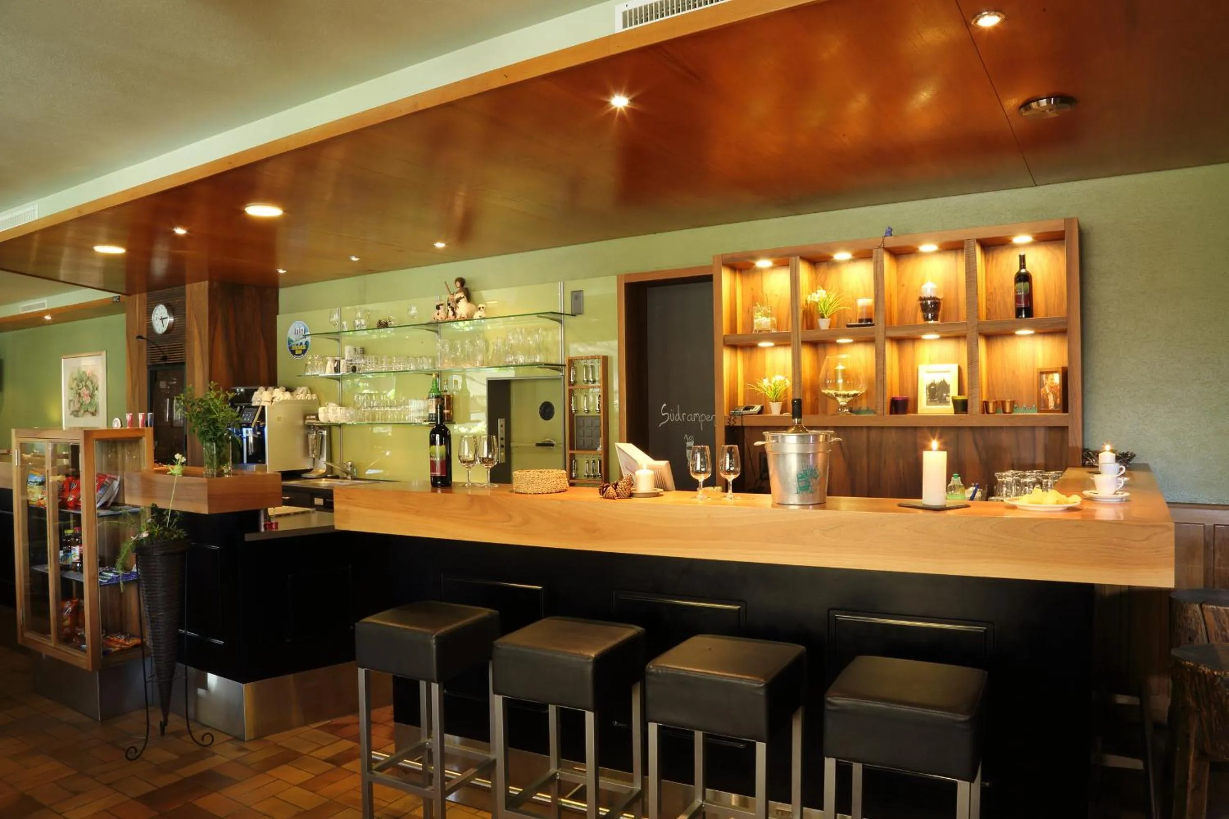 Lounge or bar, Lounge/Bar in VISP erblick H O T E L AUSSERBERG Early & Late Check-in