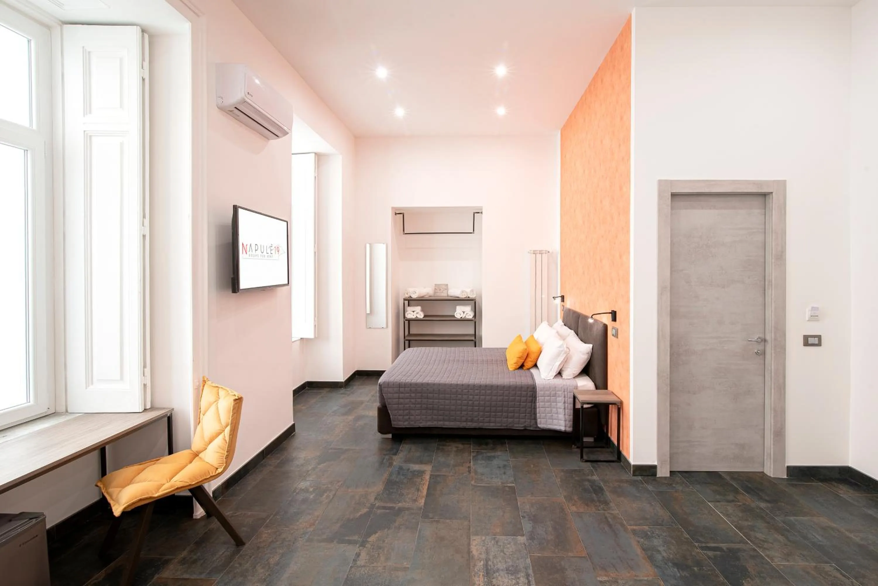 Bedroom, Bed in Napul'è 19