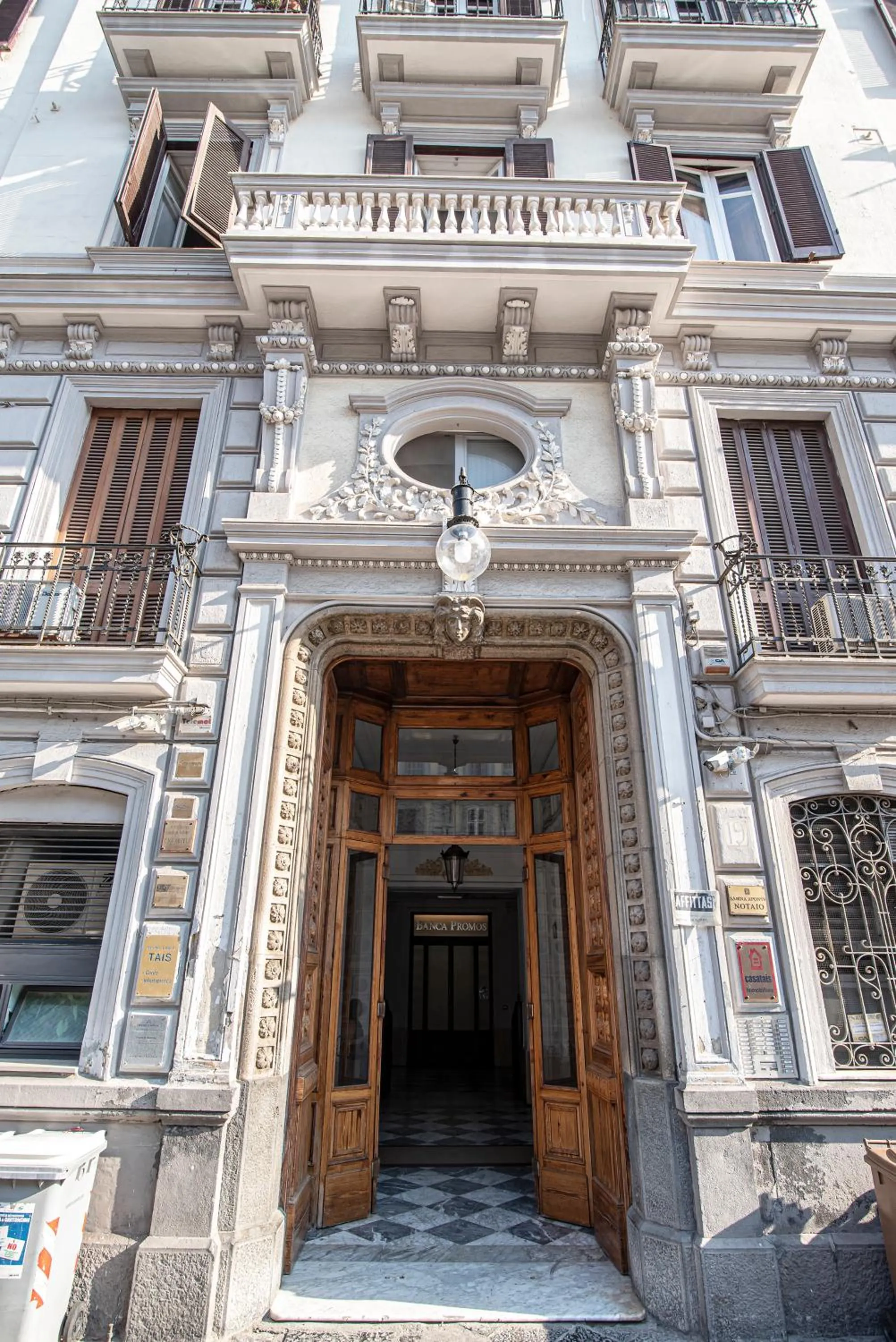 Property building in Napul'è 19