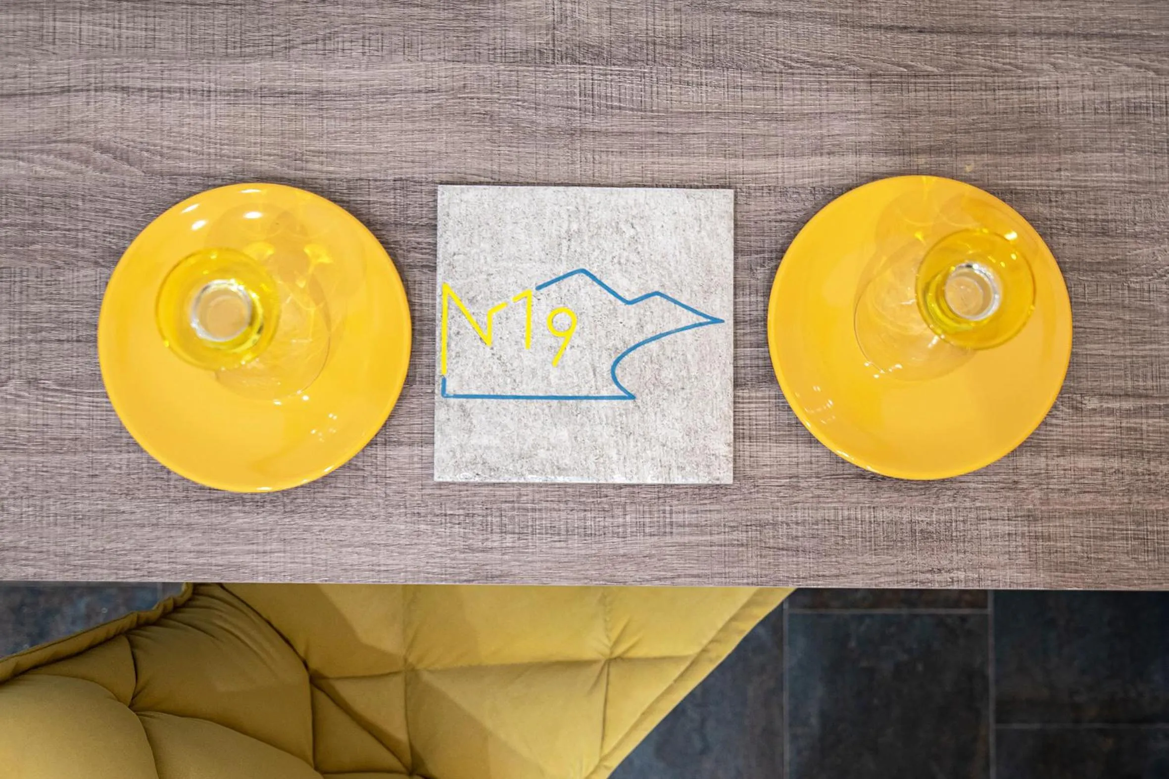 Decorative detail in Napul'è 19