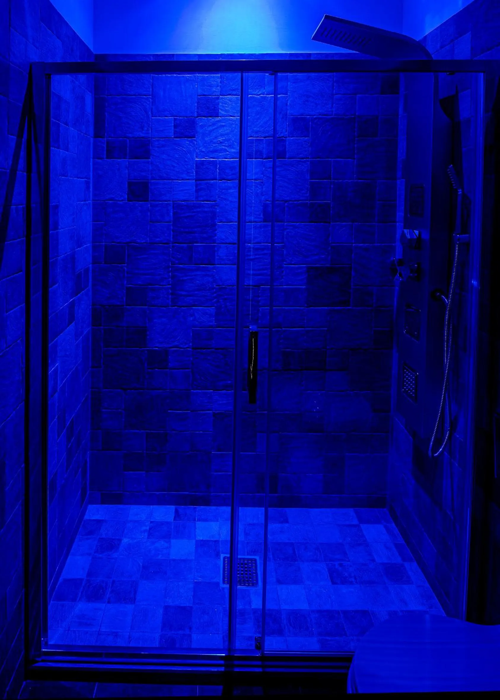 Shower in Napul'è 19