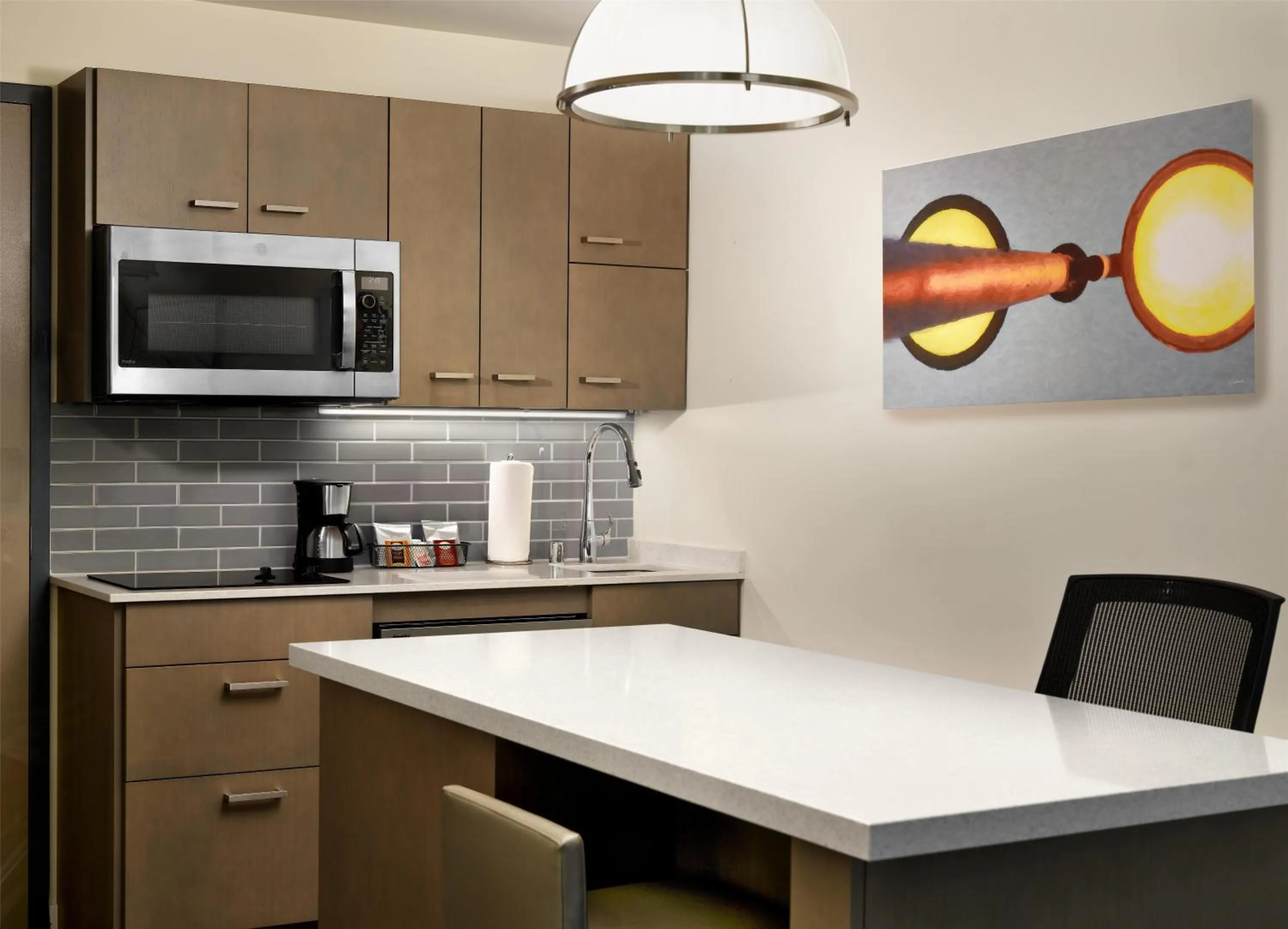 Bedroom in Hyatt House LA - University Medical Center