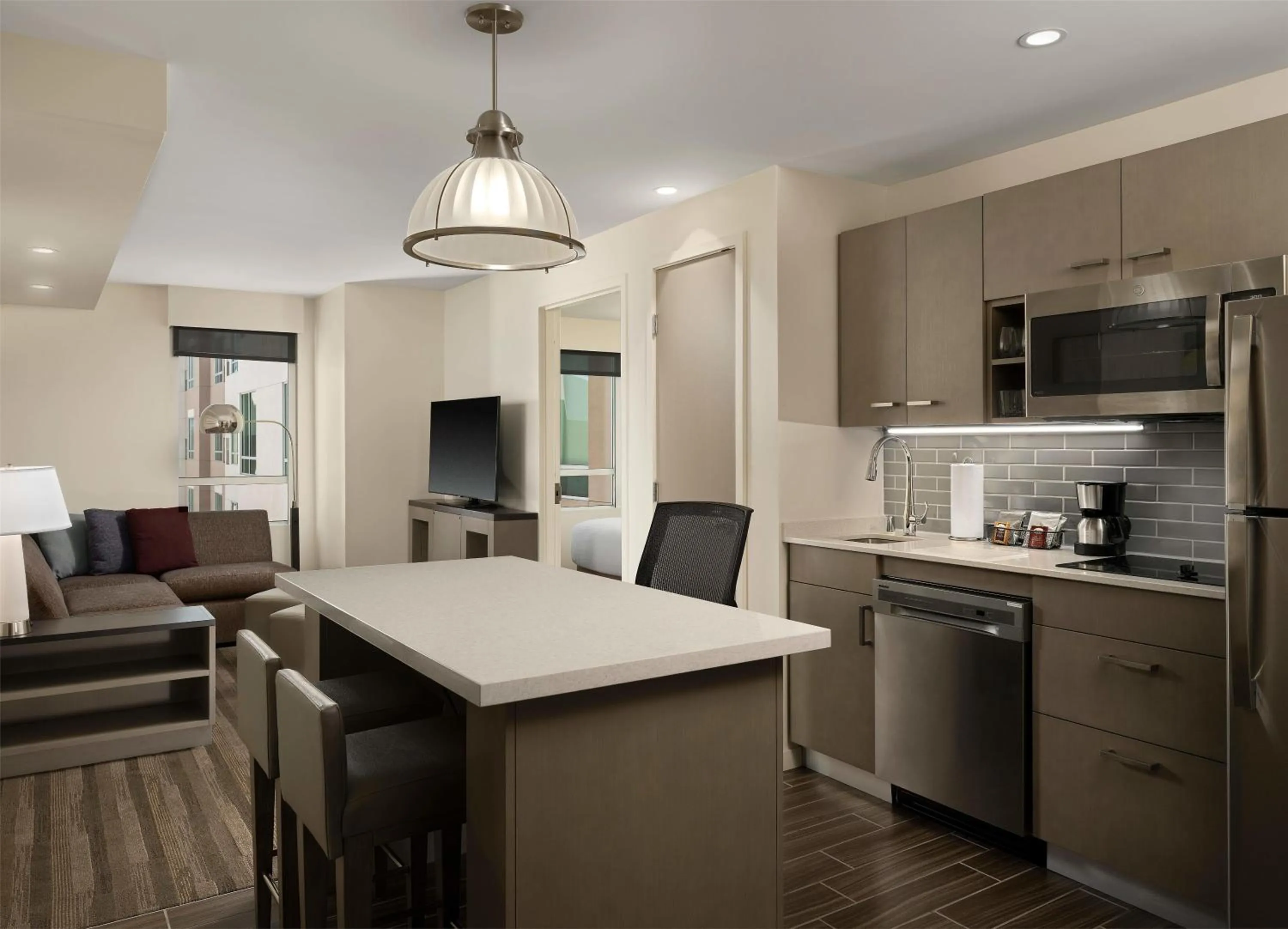 Bedroom in Hyatt House LA - University Medical Center