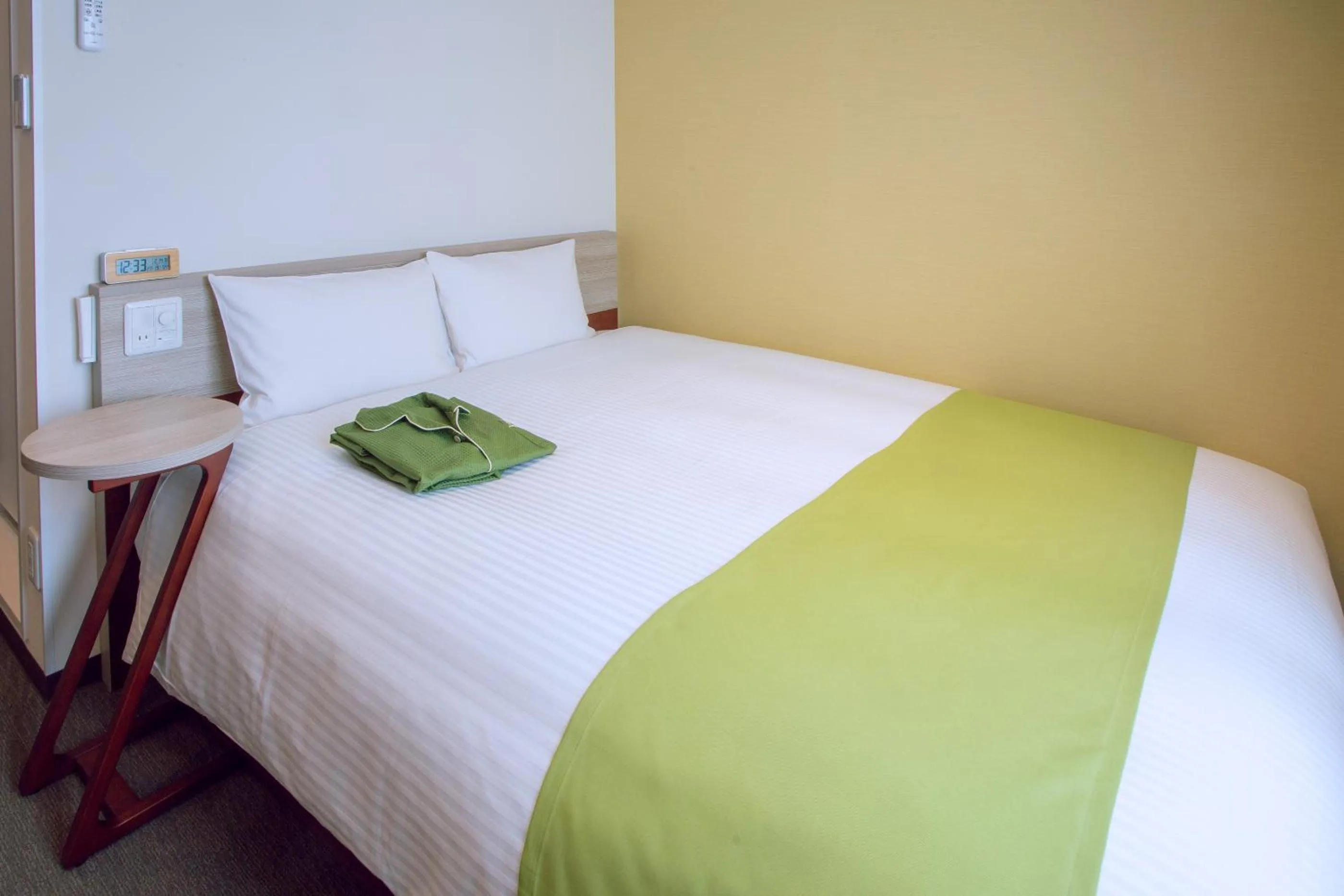 Bed in Kuretake Inn Premium Meieki minami