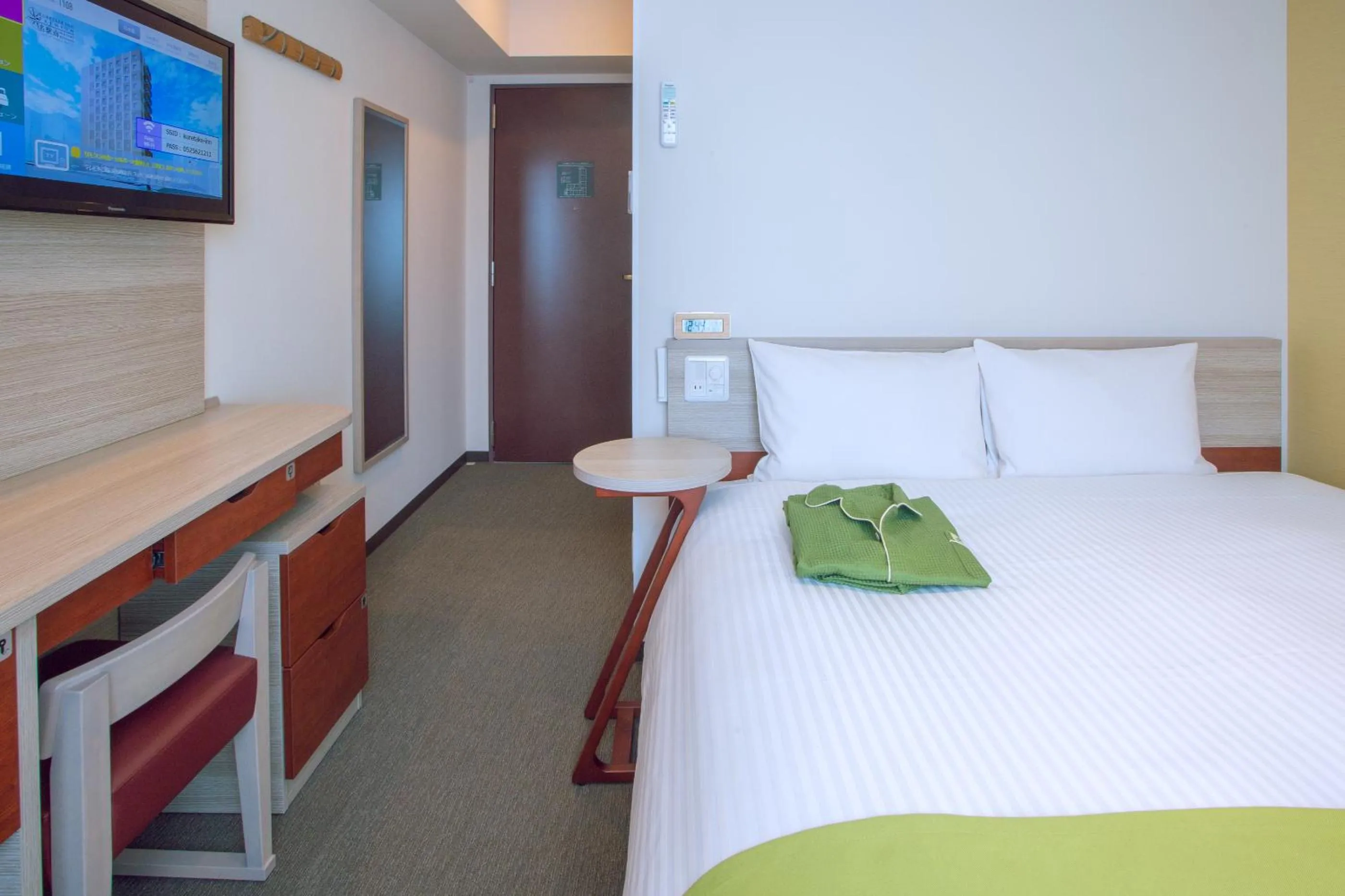 Bed in Kuretake Inn Premium Meieki minami