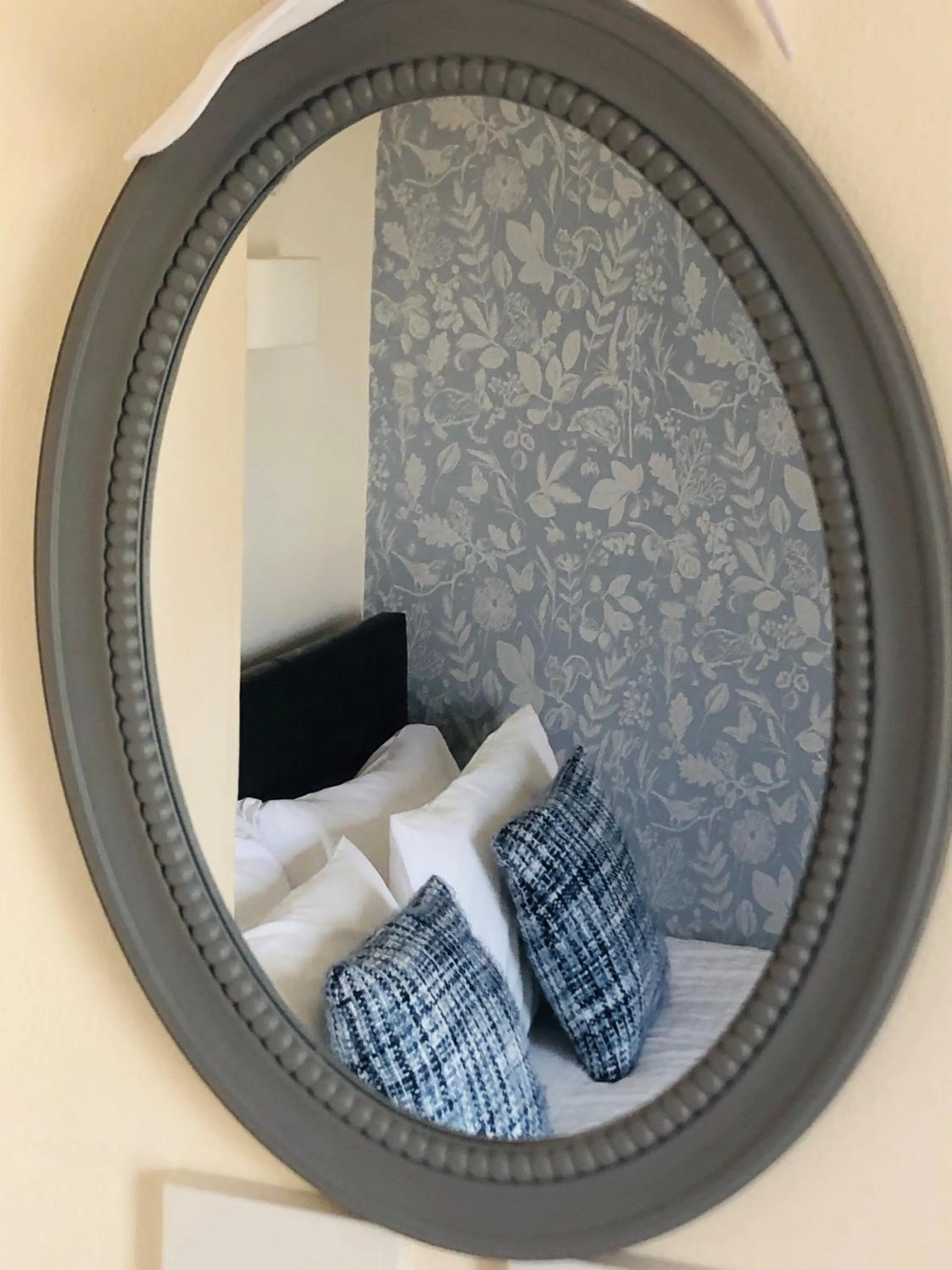 Bed in The Aberdeen Arms Hotel