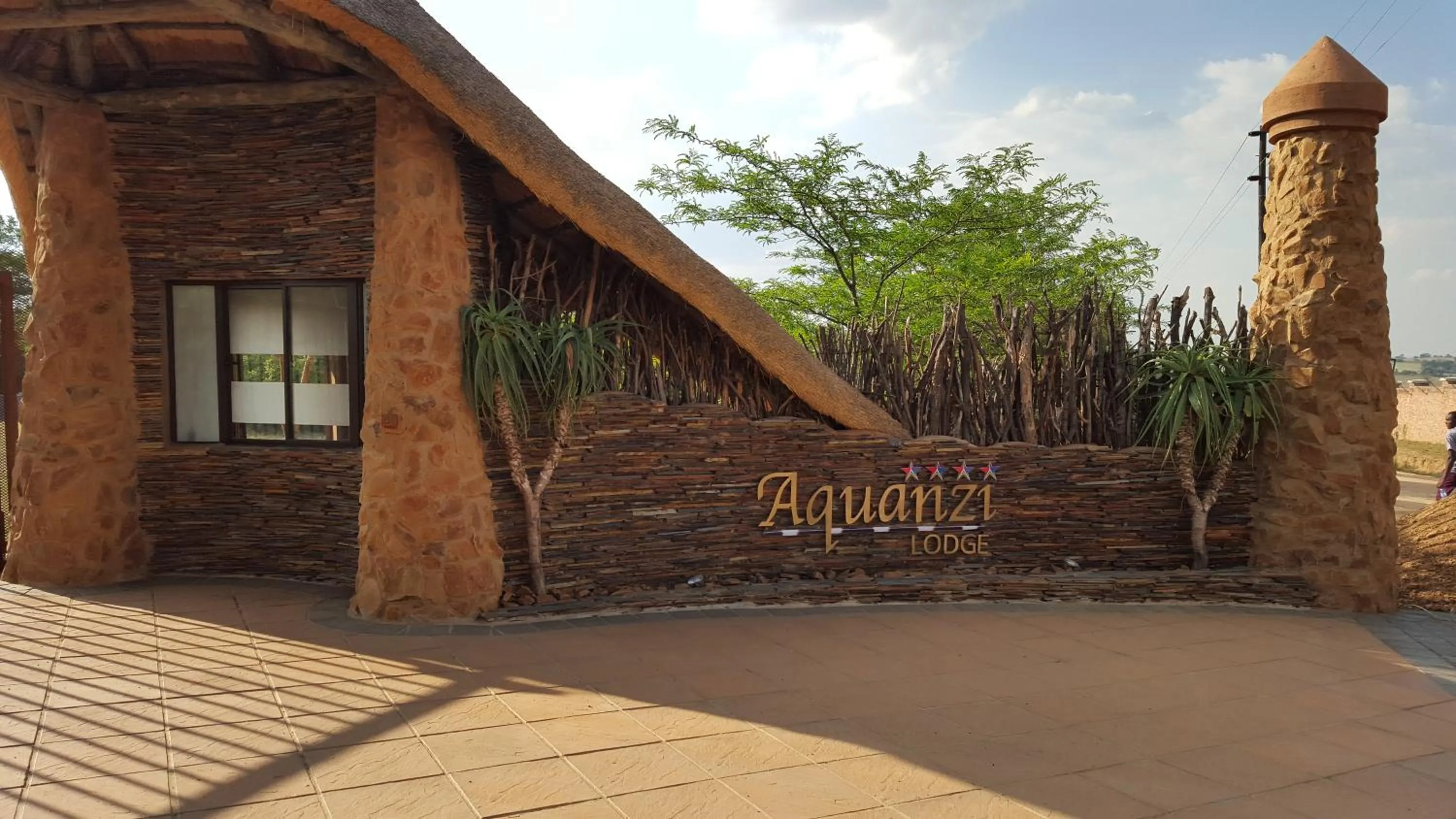 Facade/entrance in Aquanzi Lodge