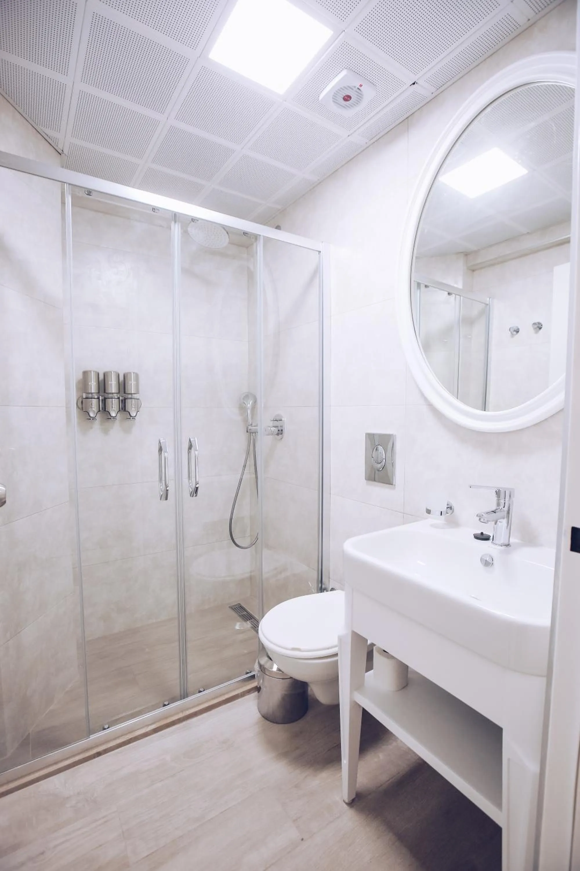Bathroom in Princess Kinli Suites Hotel