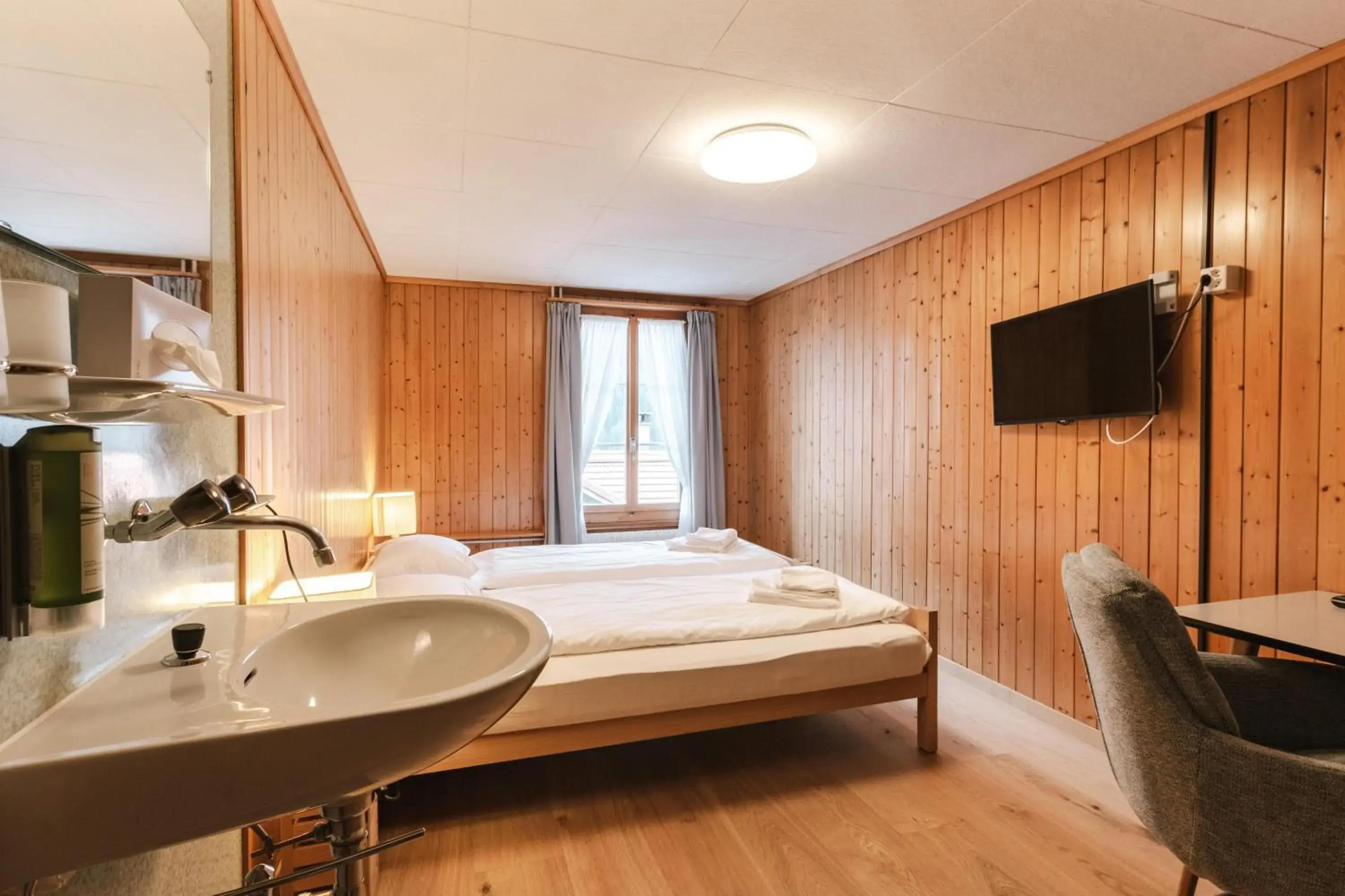 Standard Twin Room with Shared Bathroom in Gasthof Bären Standard Twin Room with Shared Bathroom in Gasthof Bären
