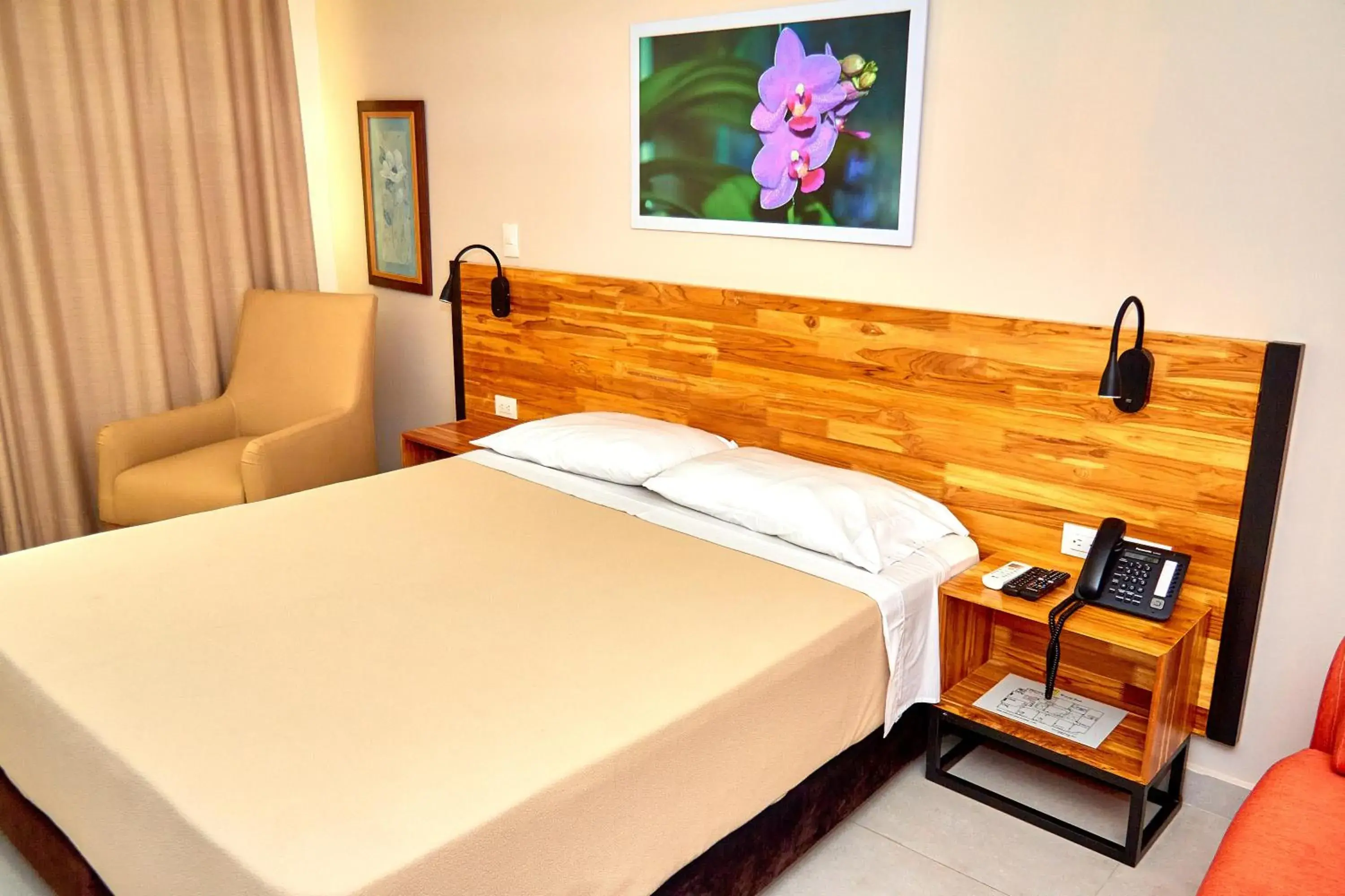 Bed in Hotel Torre del Prado Bed in Hotel Torre del Prado