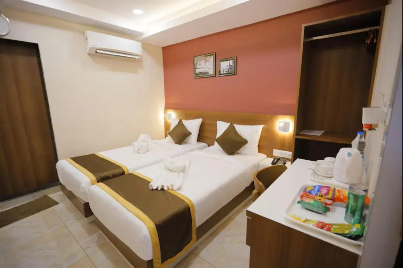 Standard Twin Room in The Avenue Hotel Ballygunge Standard Twin Room in The Avenue Hotel Ballygunge