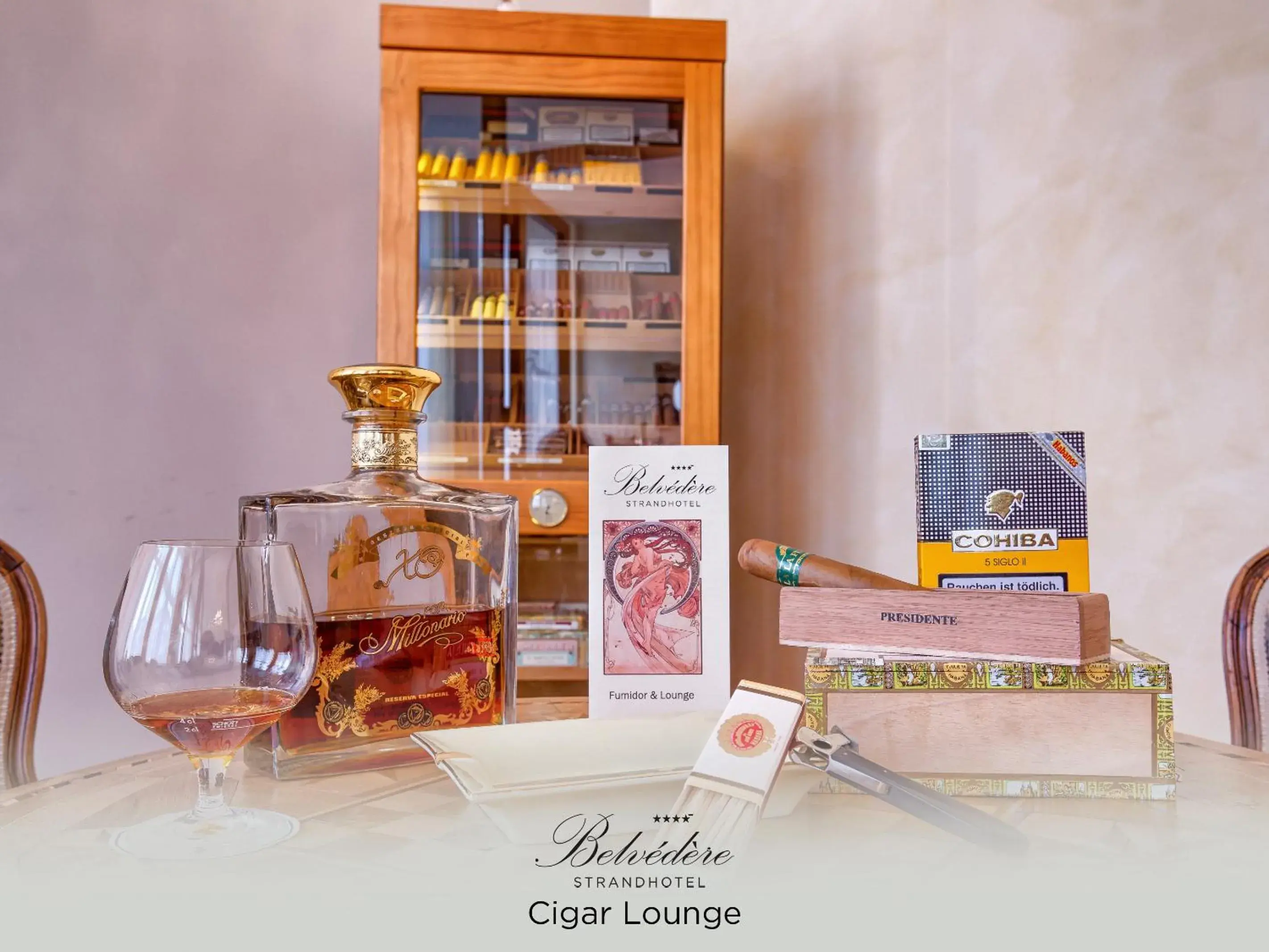 Lounge or bar in Belvédère Strandhotel Lounge or bar in Belvédère Strandhotel