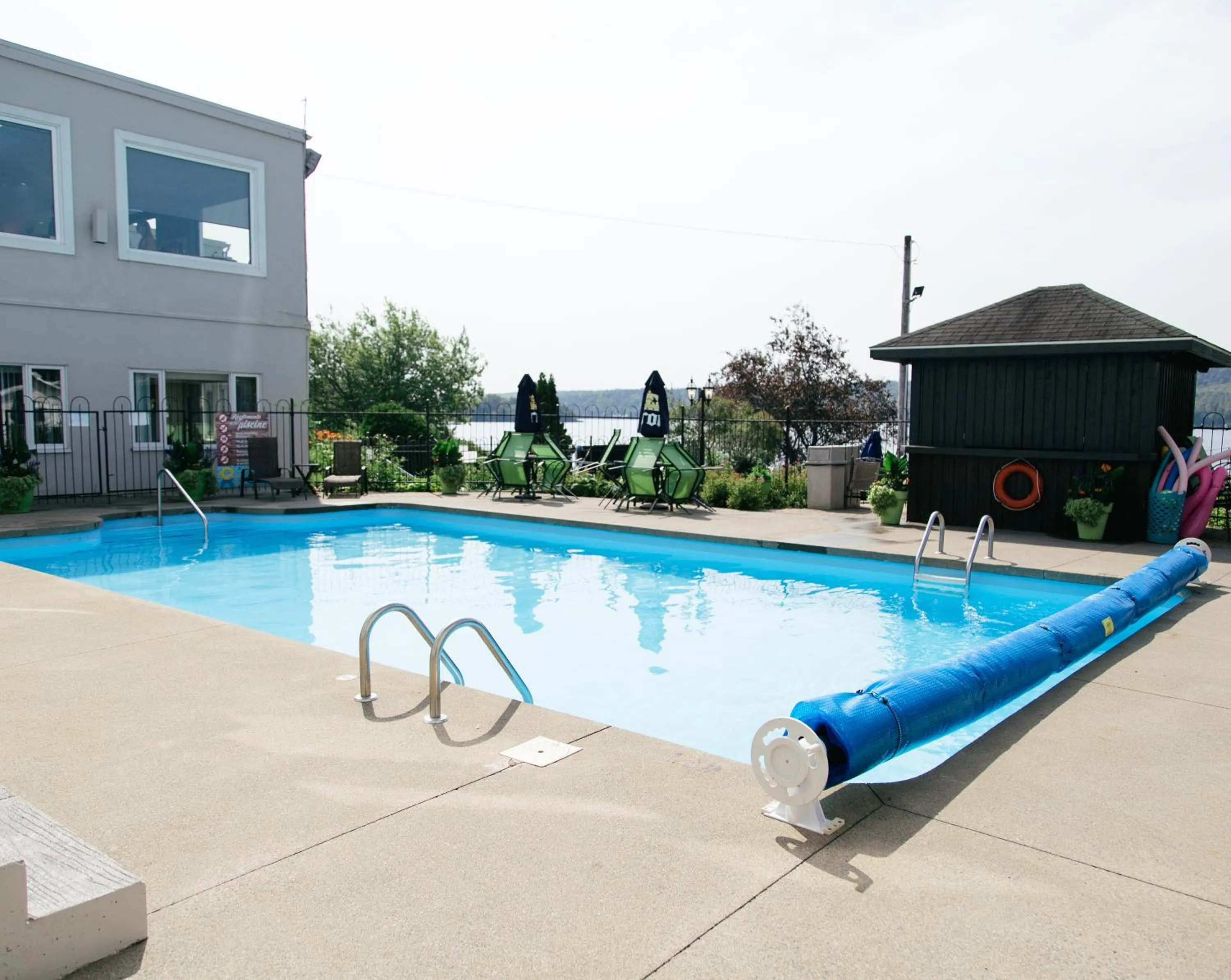 Swimming pool in Manoir Lac-Etchemin